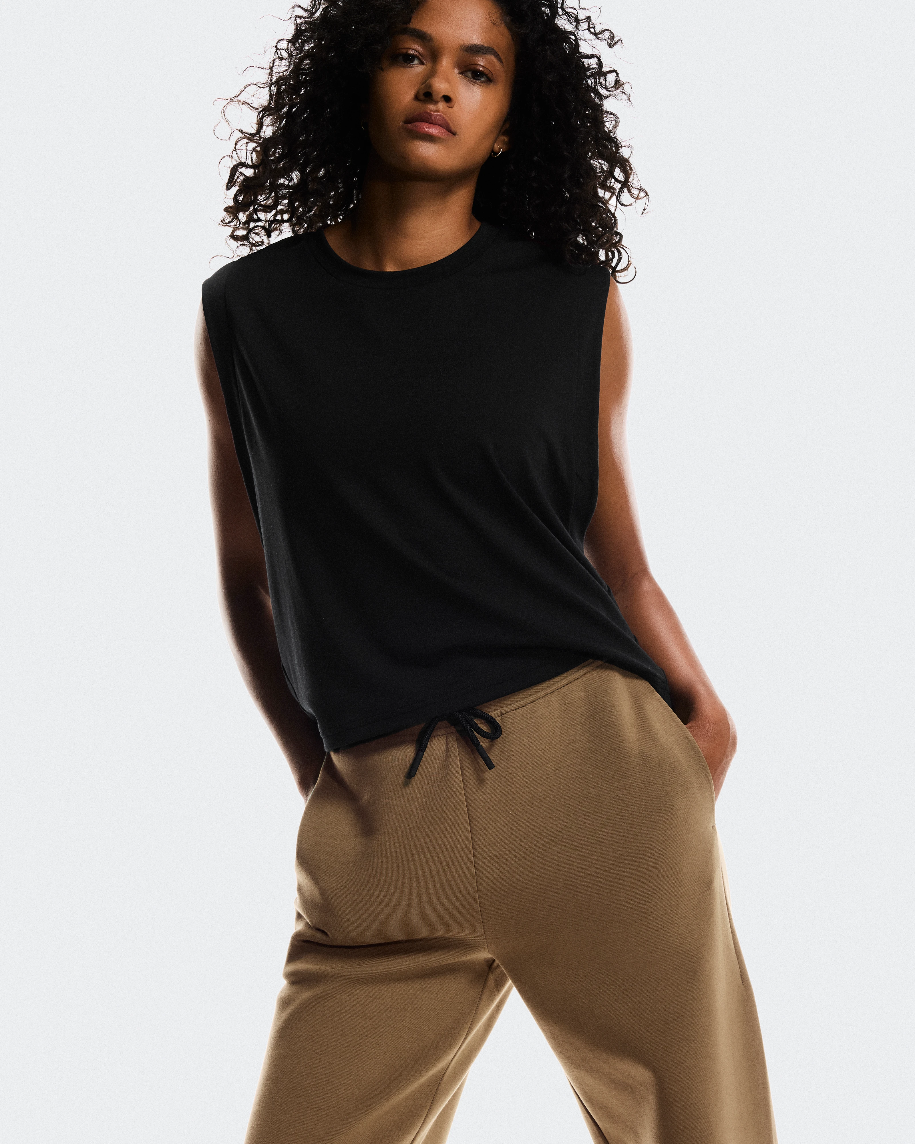 On Focus Tech Sweatpants Nutmeg Women Pants
