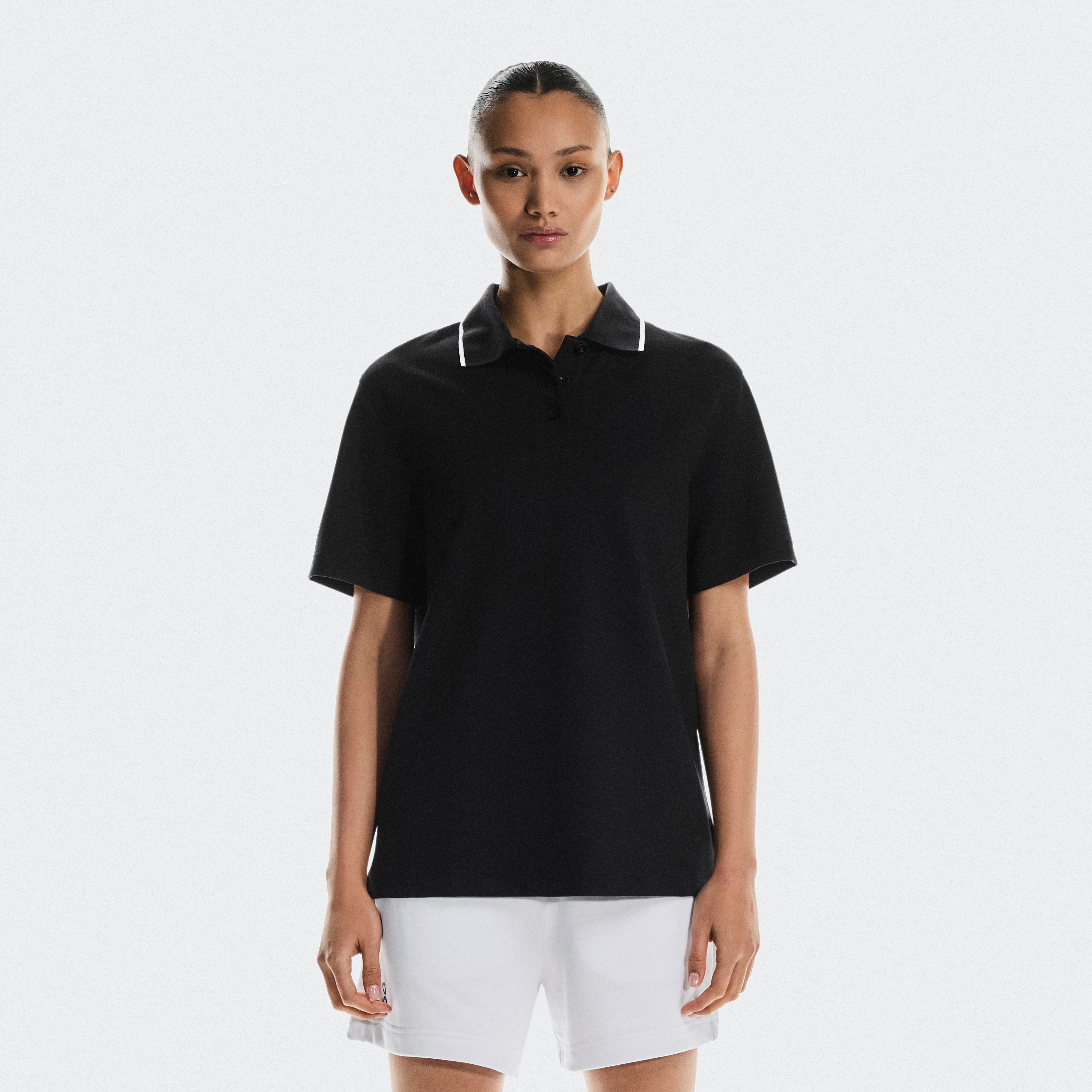On Courtside Polo Black Women Women – Tennis lifestyle, courtside, all-day comfort Tops and t-shirts