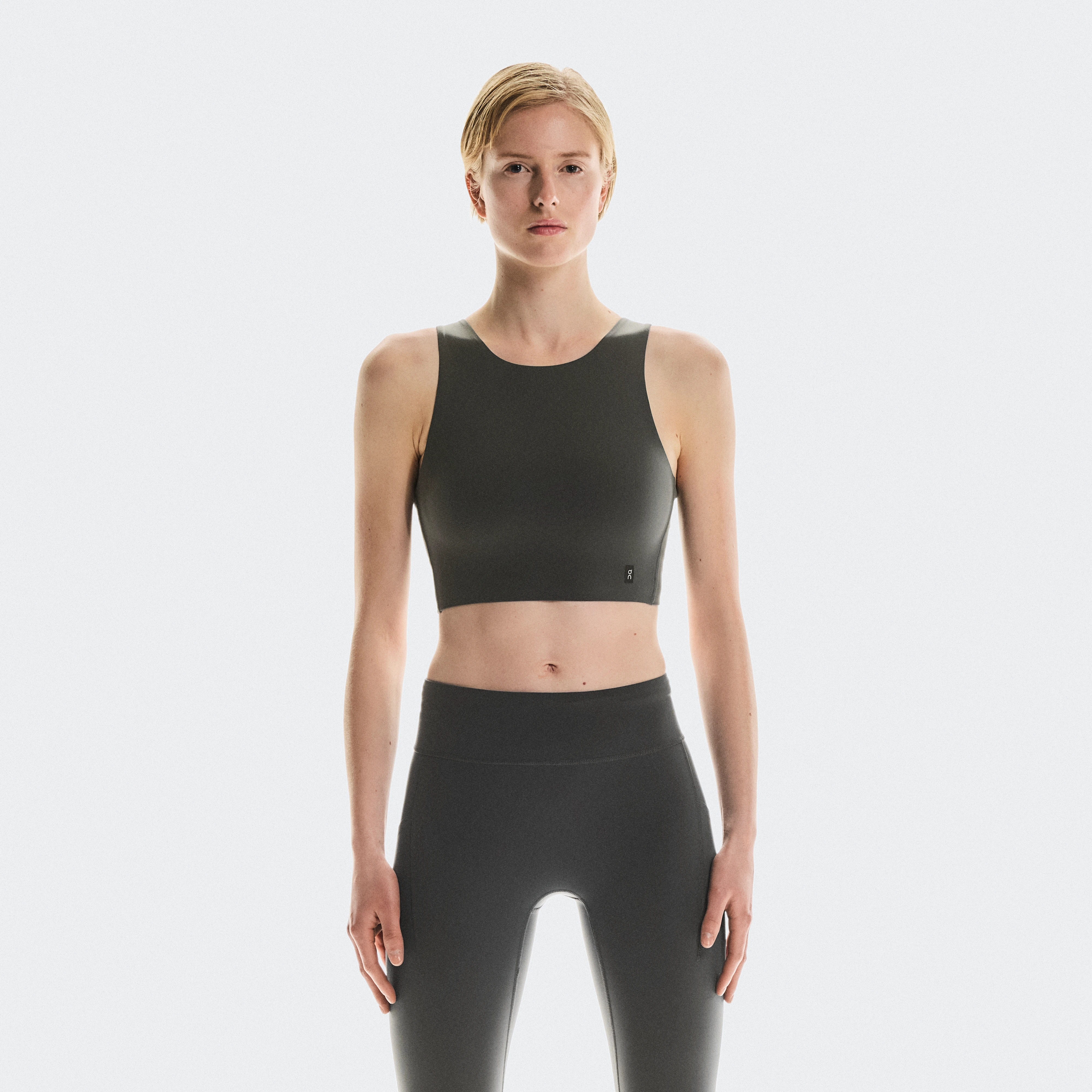 On Core 2-in-1 Crop Grey Women Women – Mixed sports, versatile, added support Tops and t-shirts