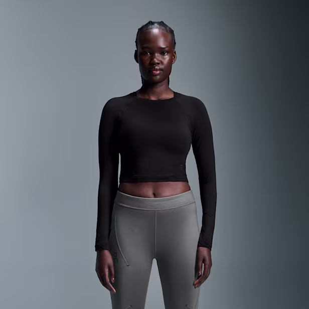 Studio Long-T Crop Long-Sleeve Shirt in Black