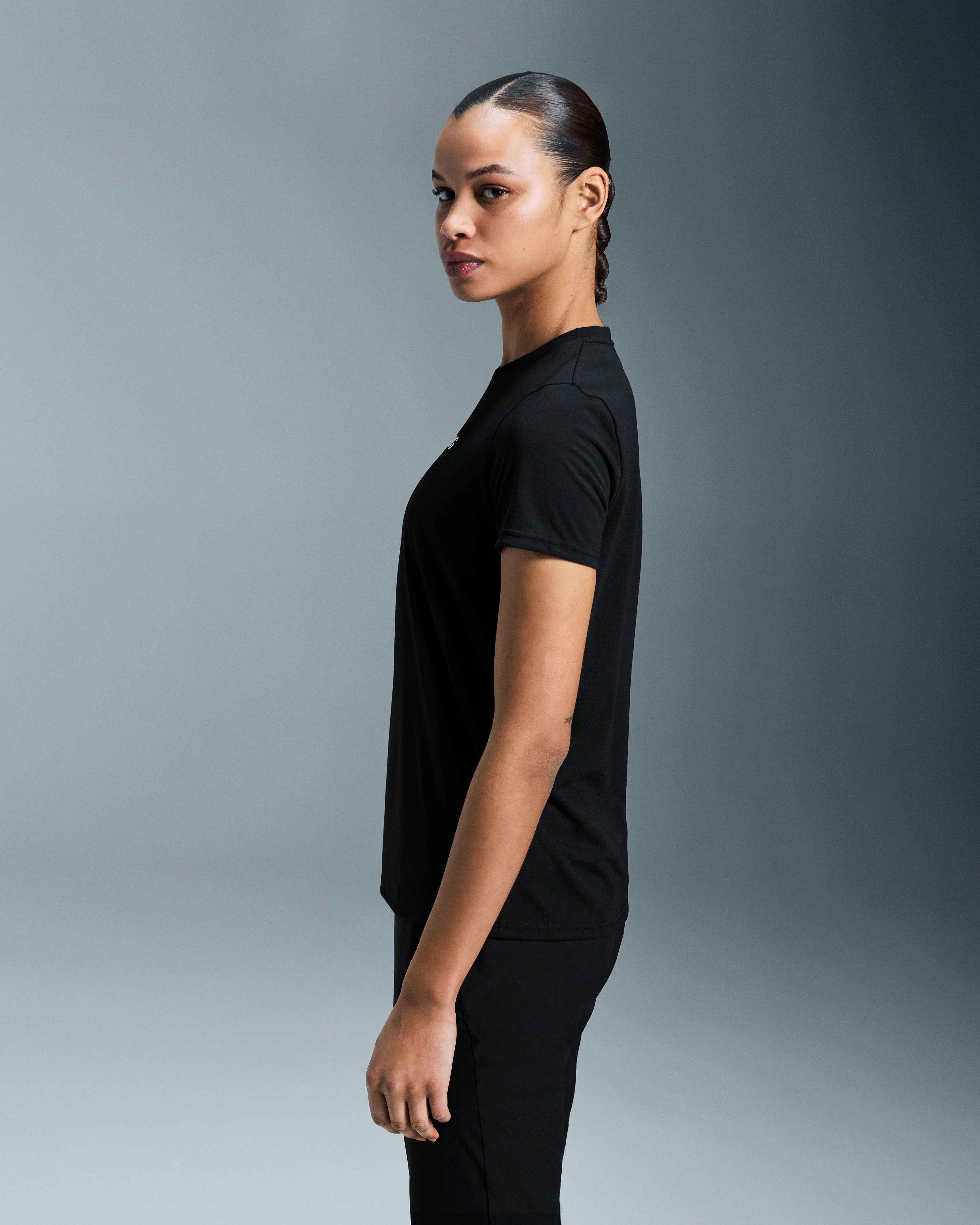 On Run-TWomen / Black / L