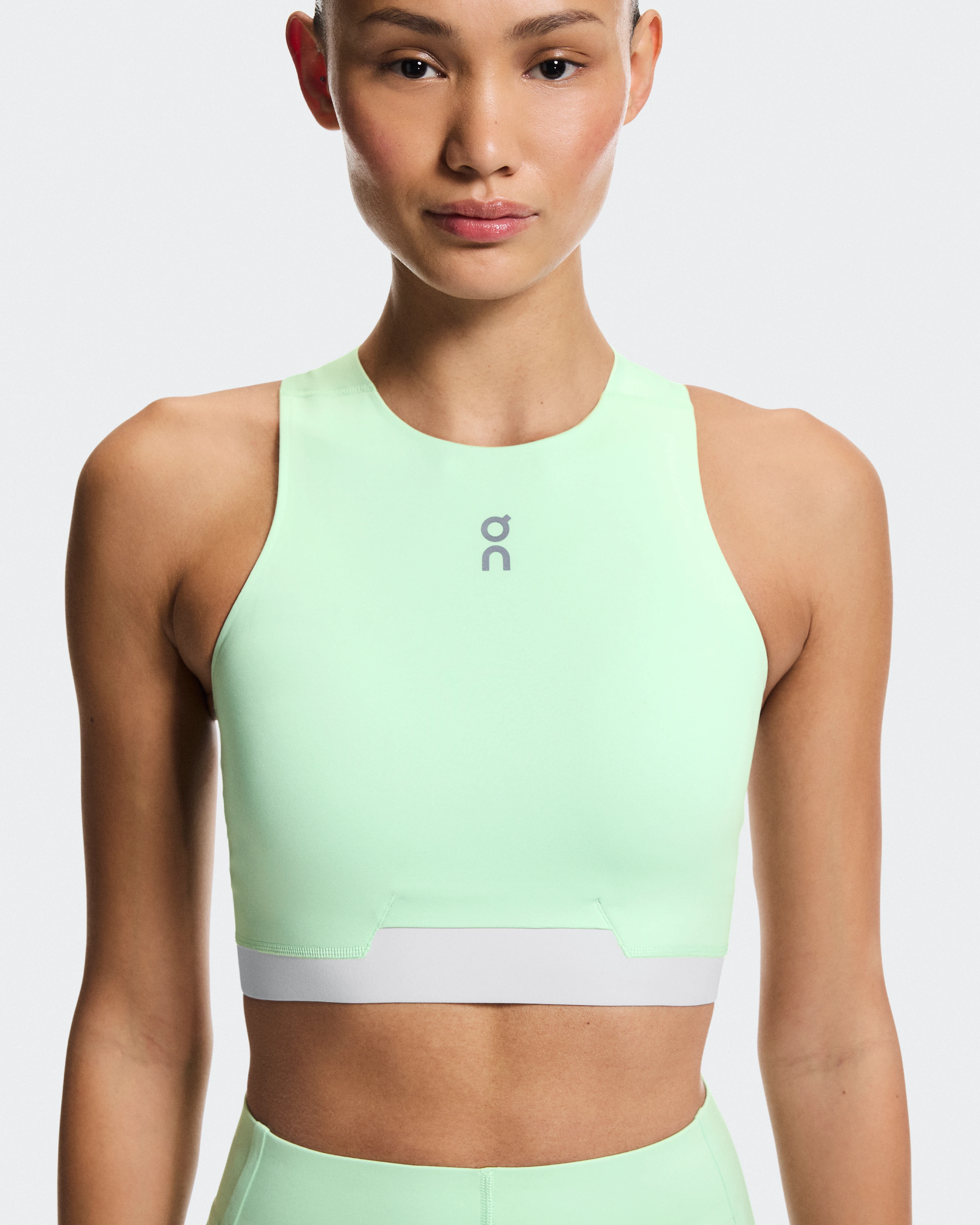 On Train 2-in-1 Crop Creek Feminino Partes de cima e camisetas