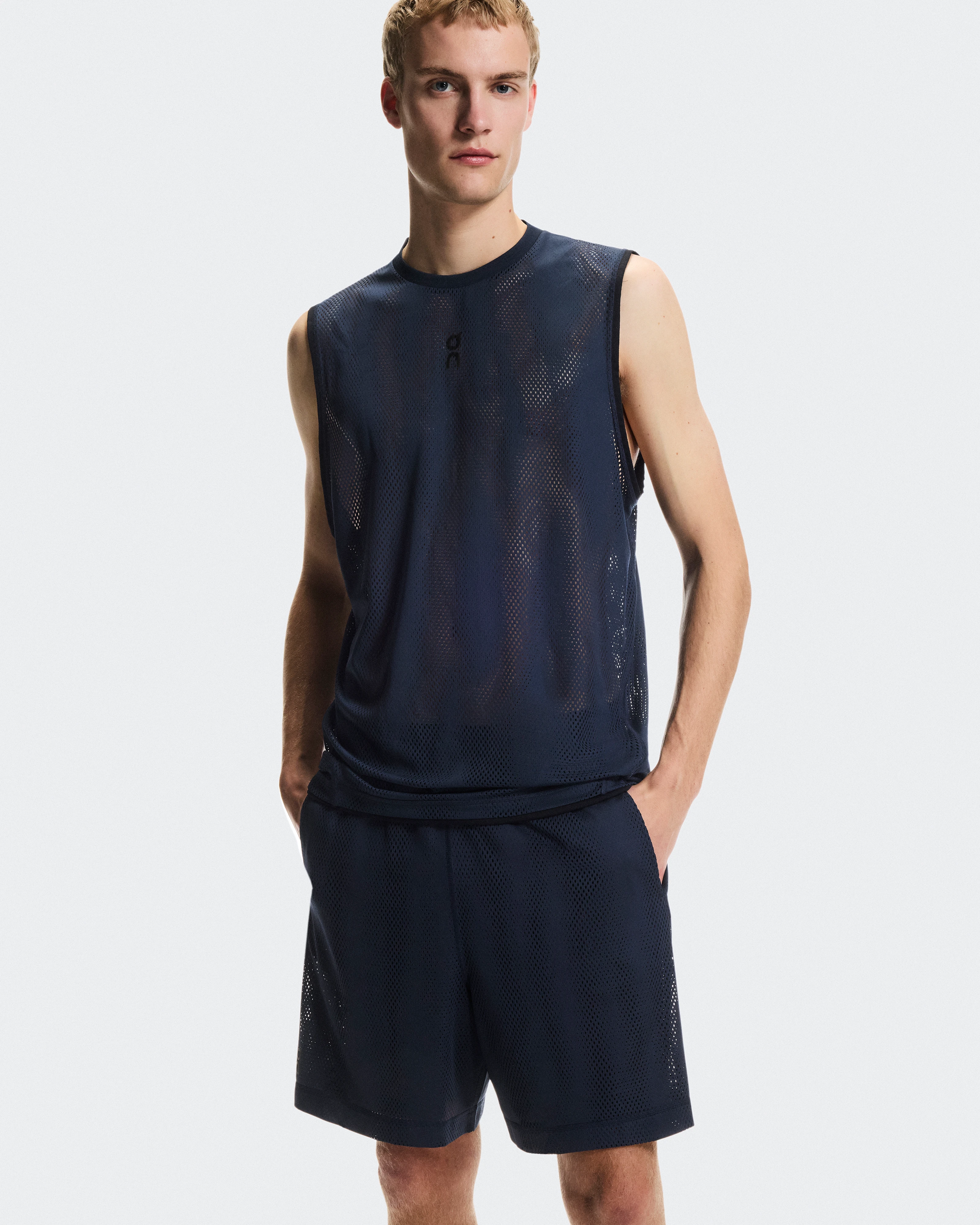 On Train Volt Shorts Navy Men Shorts