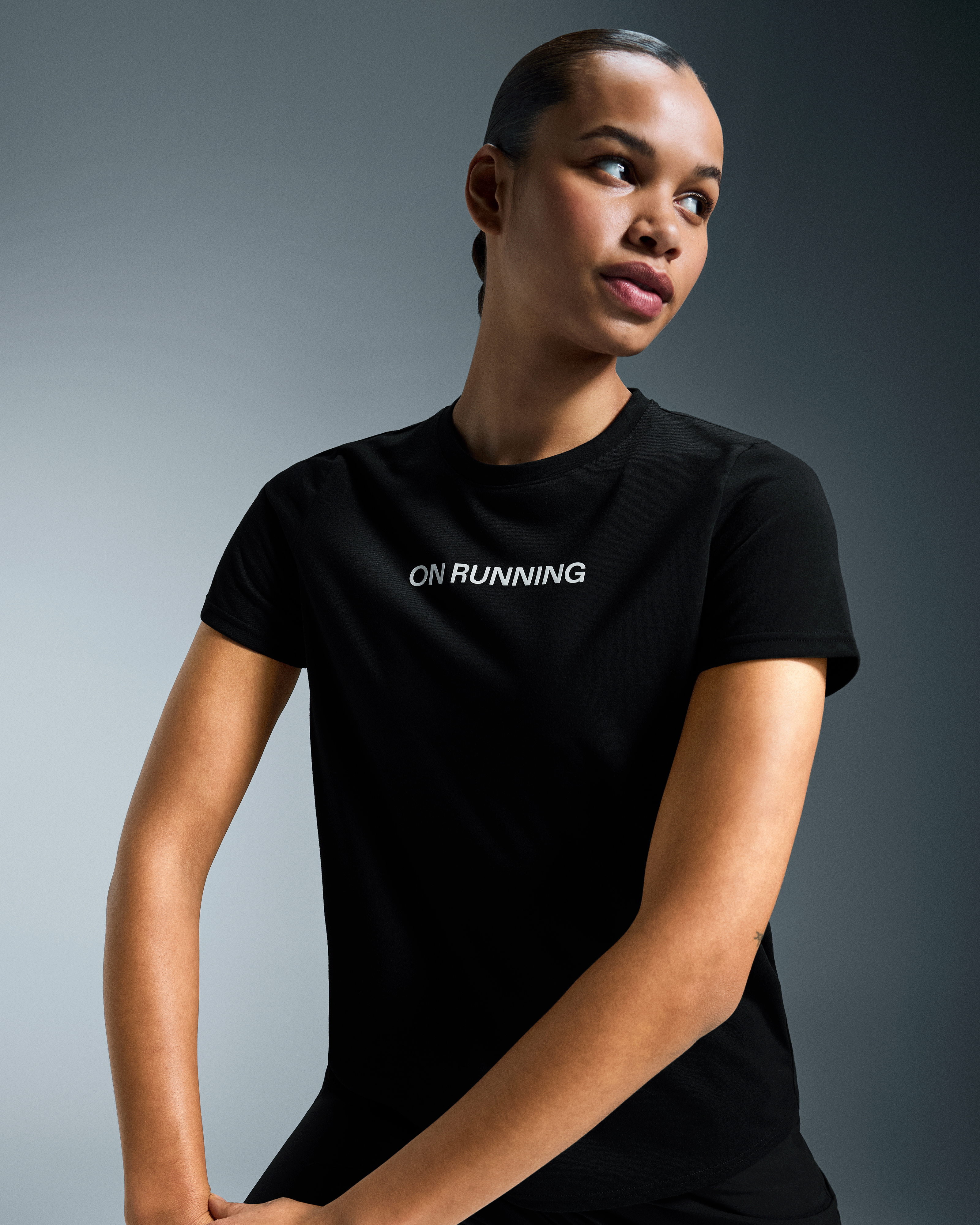 On Run-TWomen / Black / L