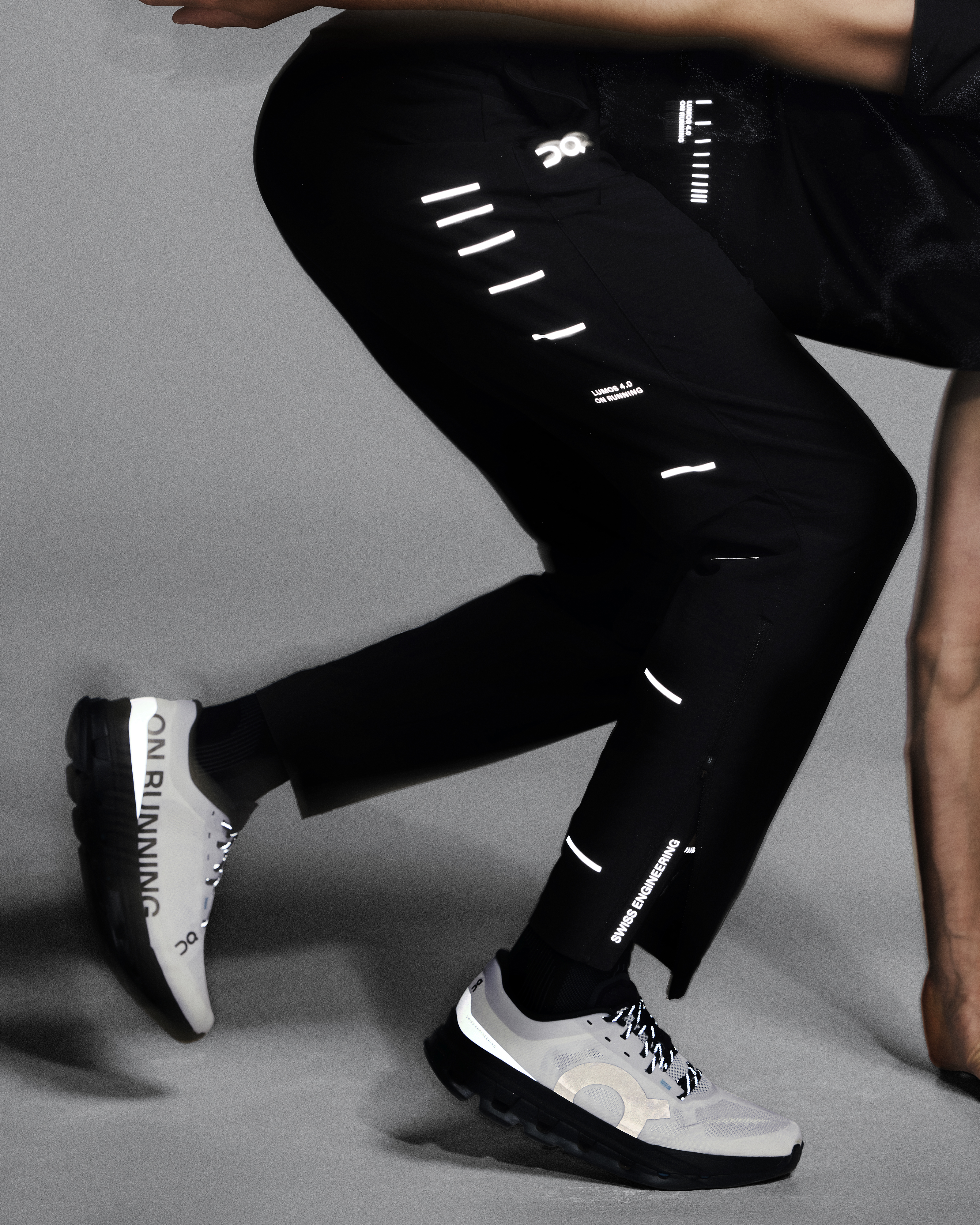 On Weather Pants Lumos オン ウェザーパンツ ルモス The Weather Pants Lumos: Men's Reflective Running Pants | On | On