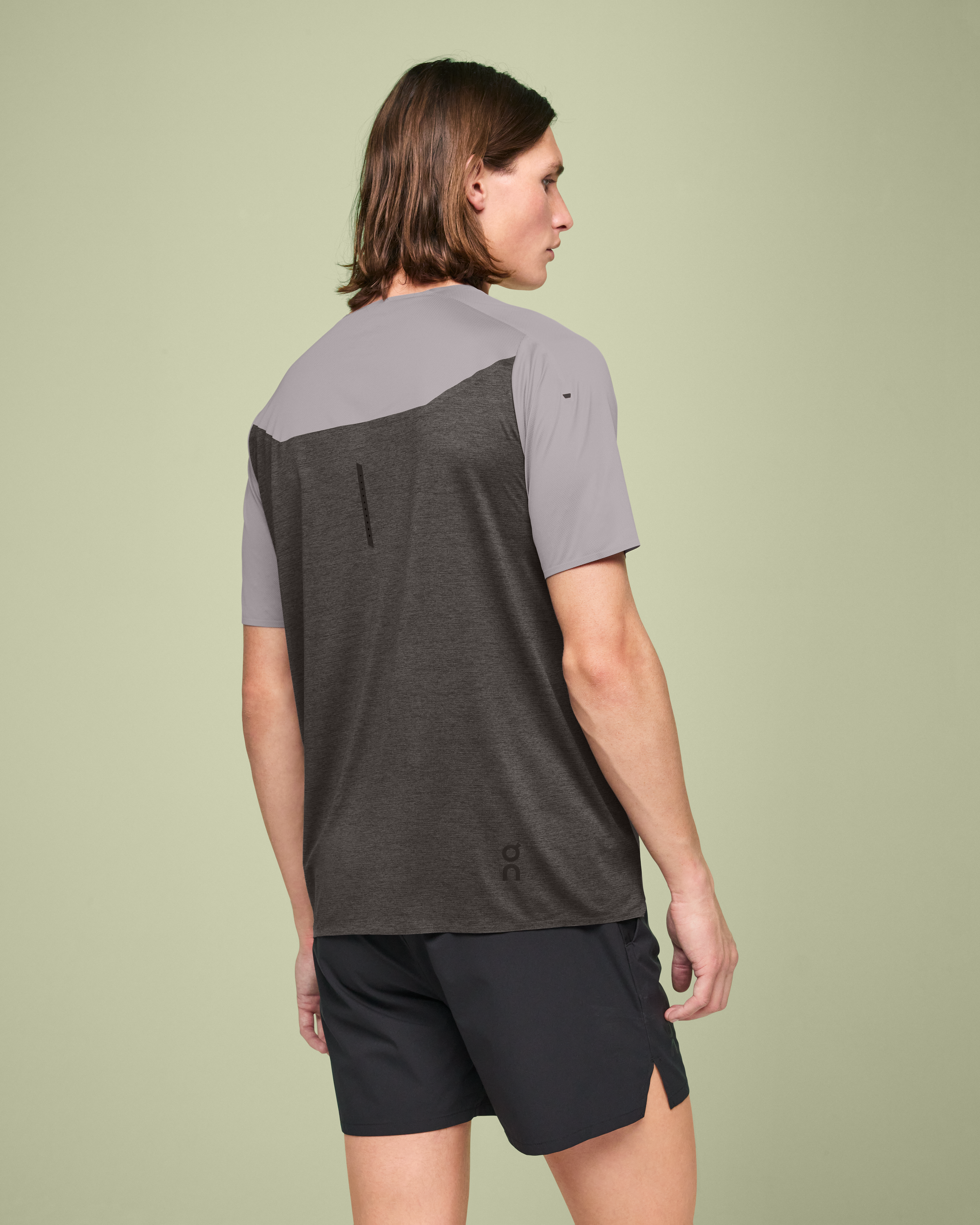 On Performance-T Zinc & Shadow Homme Hauts et t-shirts