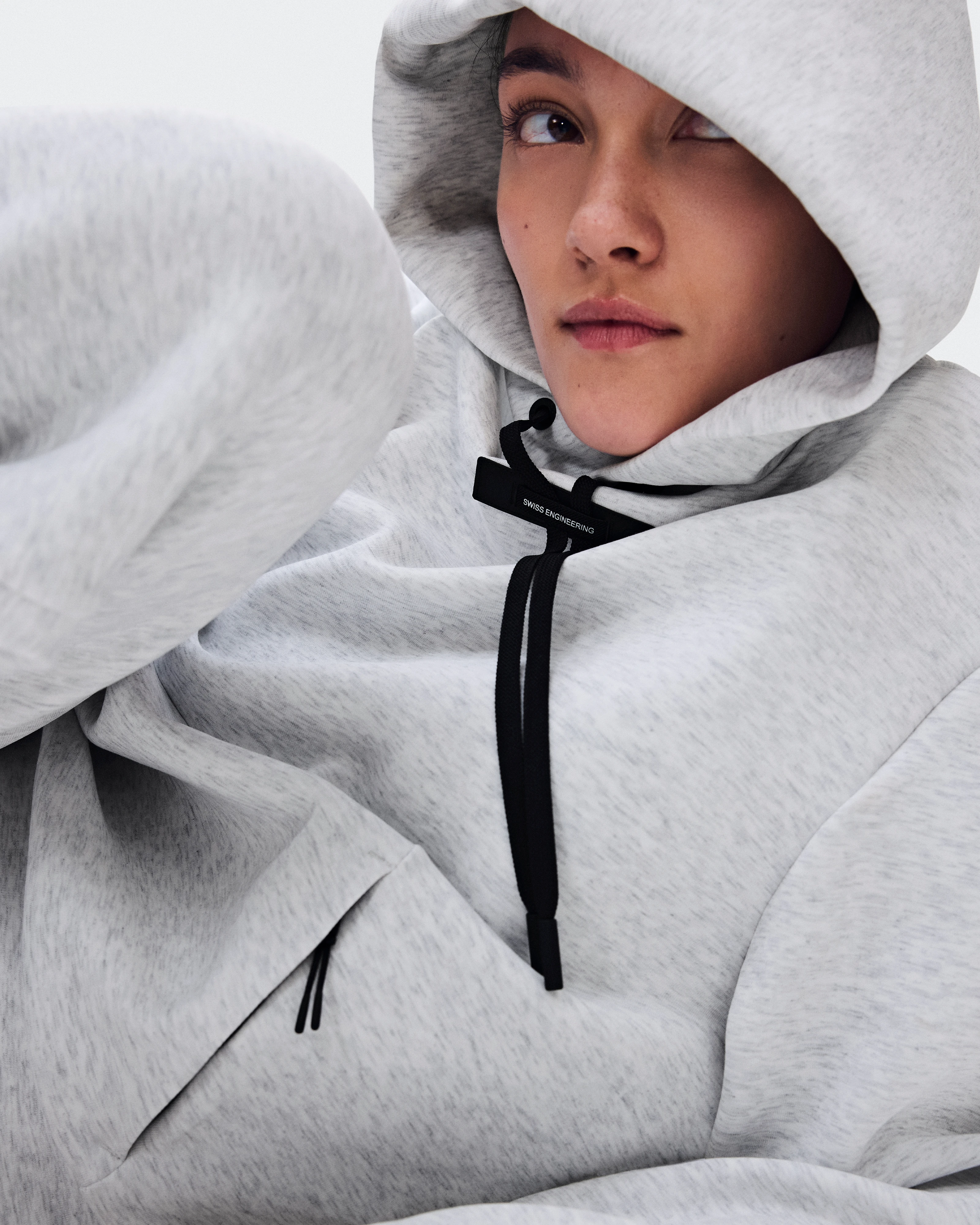 On Focus Tech Hoodie Crater Women Hoodies and sweatshirts