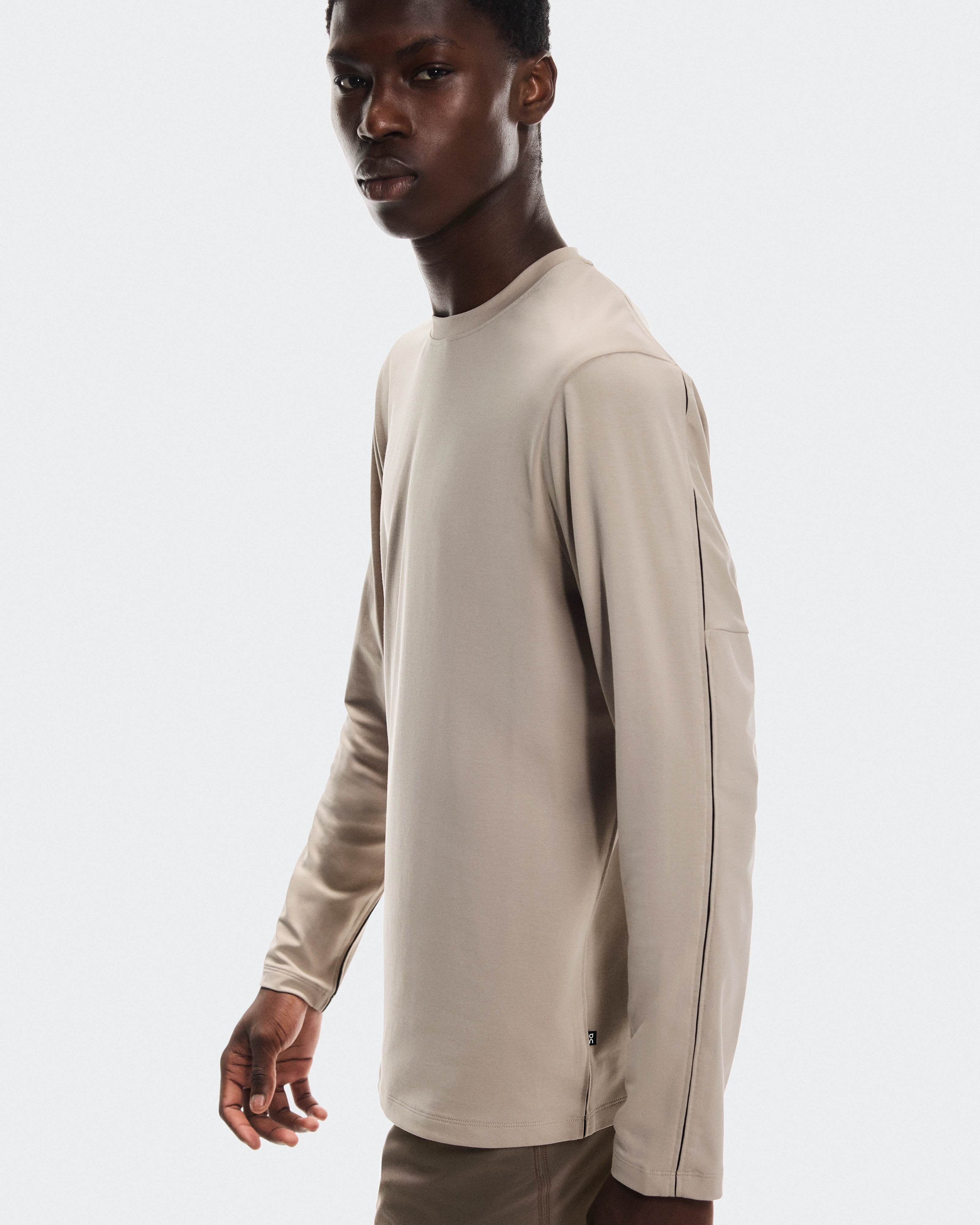 On Focus Long-T Desert Men Tops and t-shirts