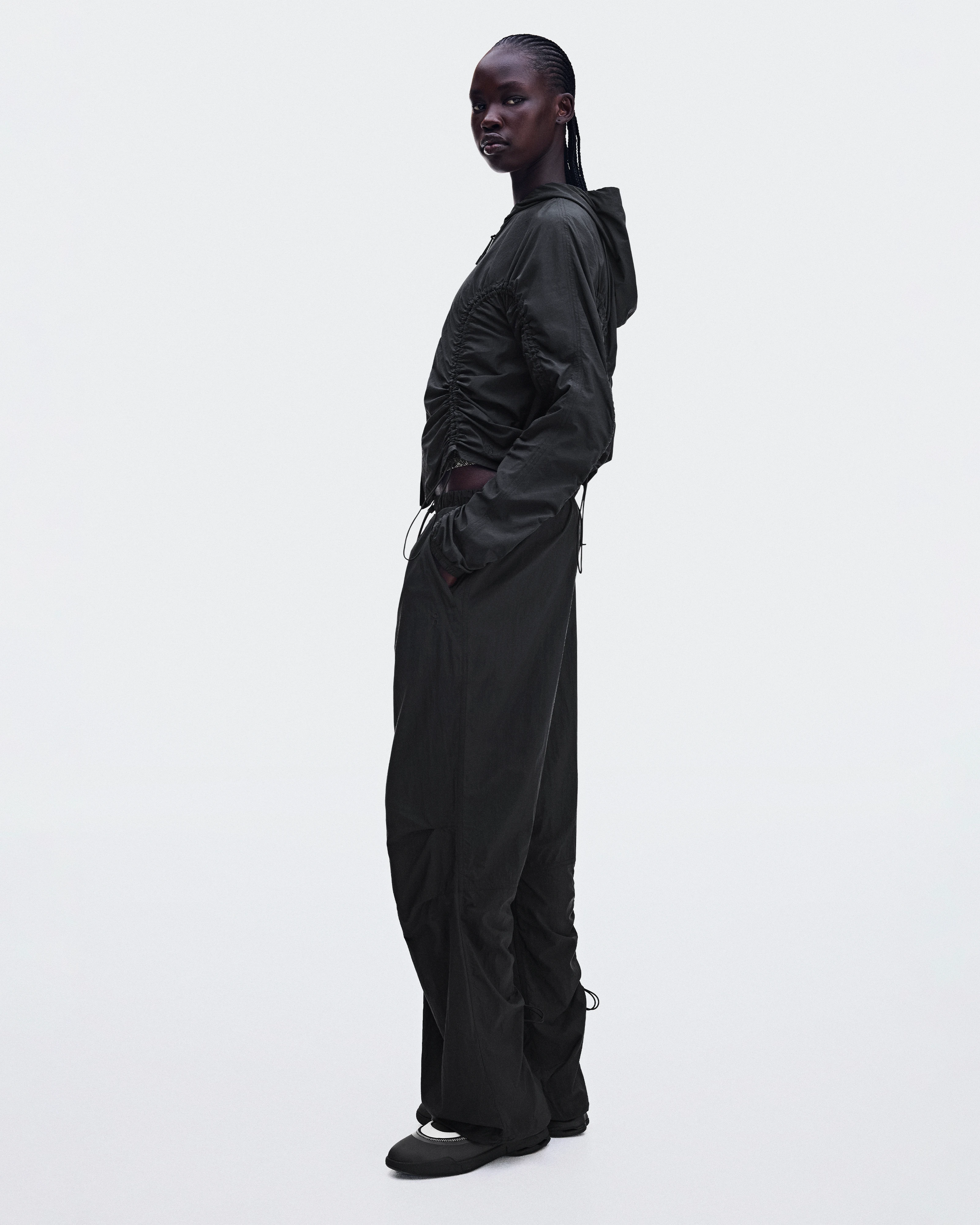 On Ruched Lightweight Pants Black 여성 팬츠