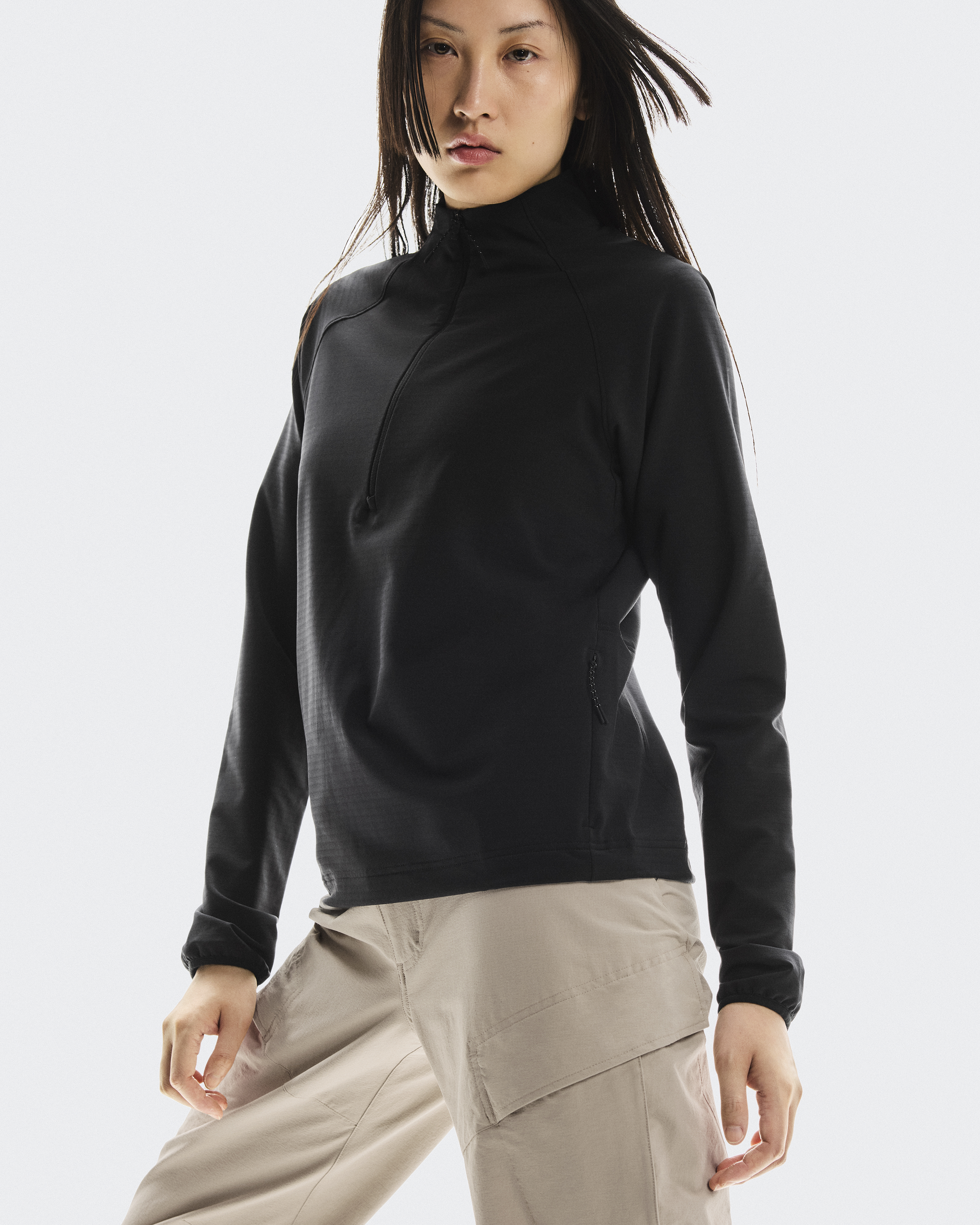 Women's Trek Quarterzip | Black | On United States