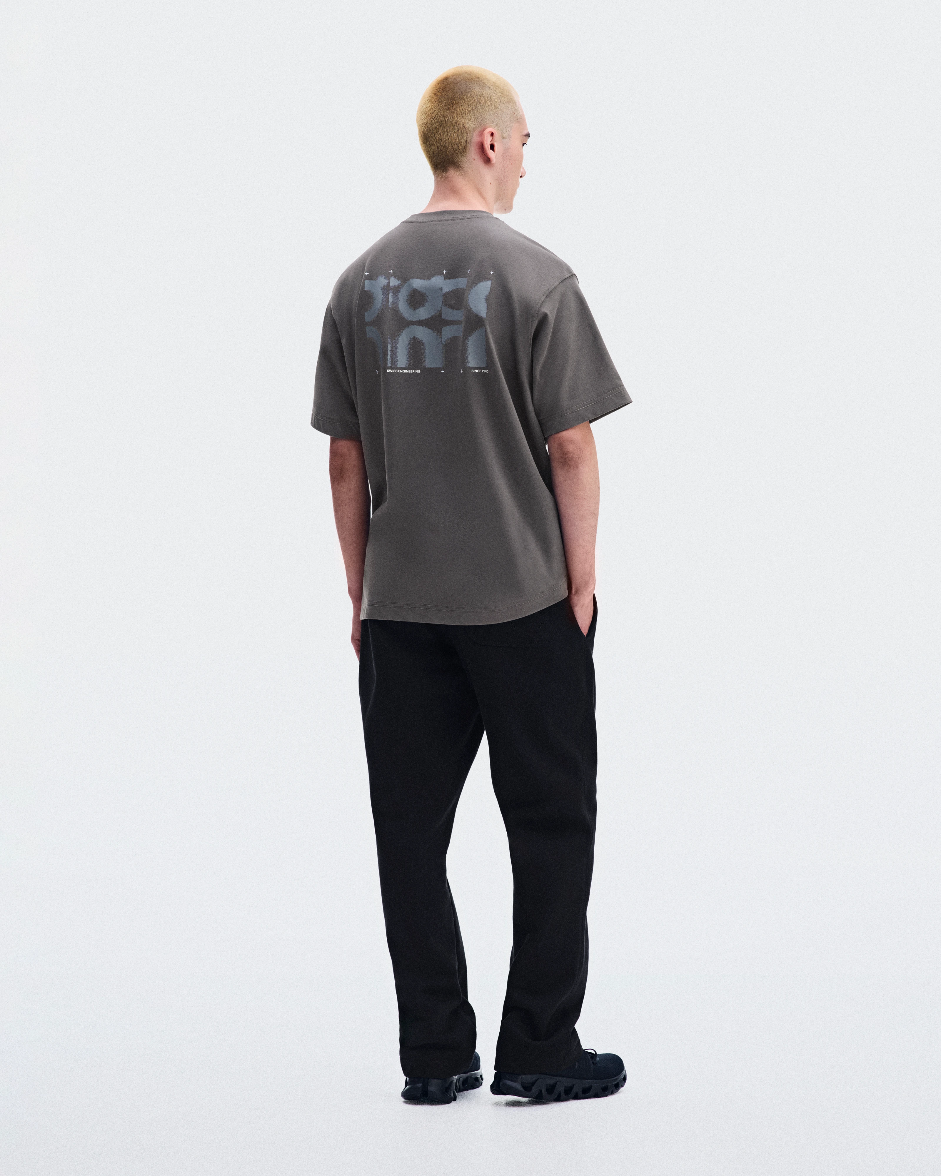 On Club Collective-T Pixel Ember 남성 – 프리미엄 데일리웨어 탑 & 티셔츠