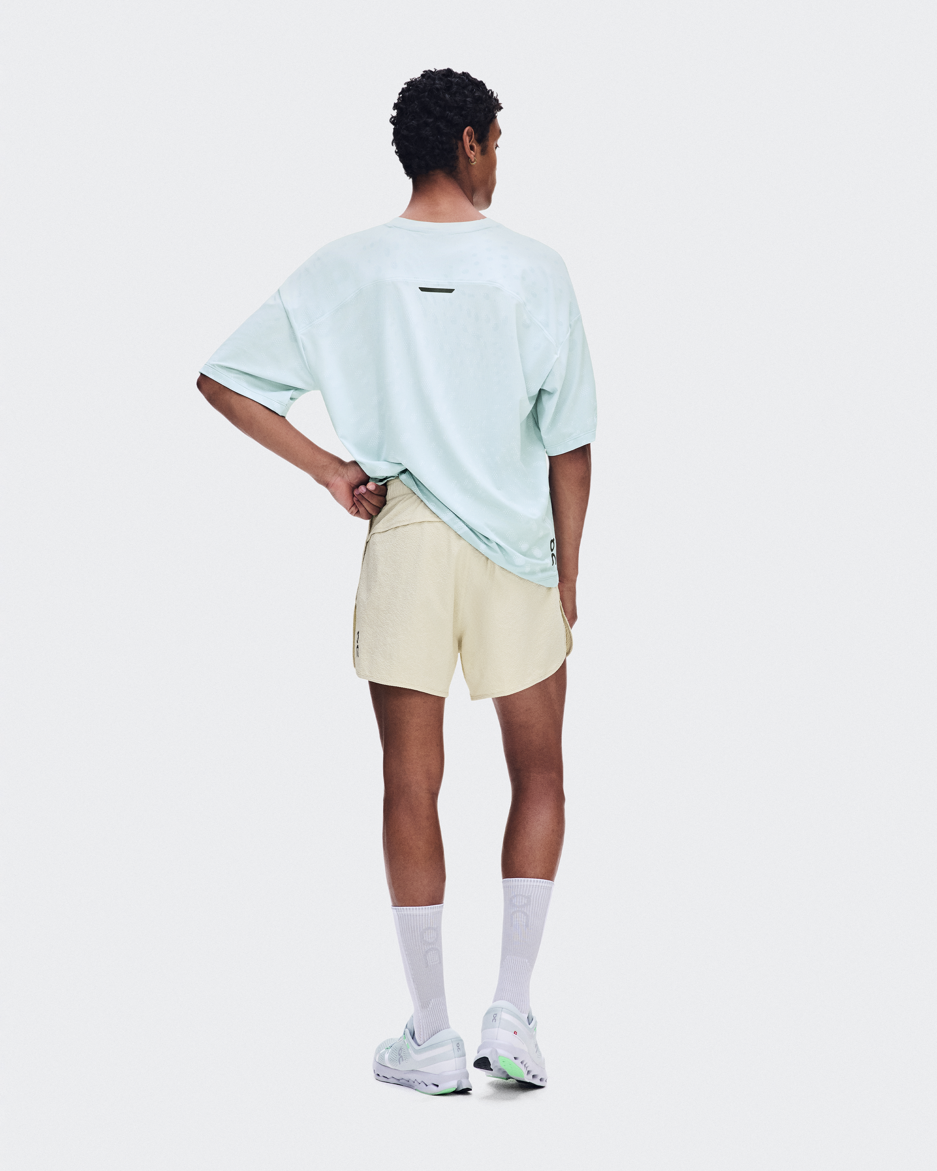 メンズ Performance Volt Shorts | Hare | On 日本