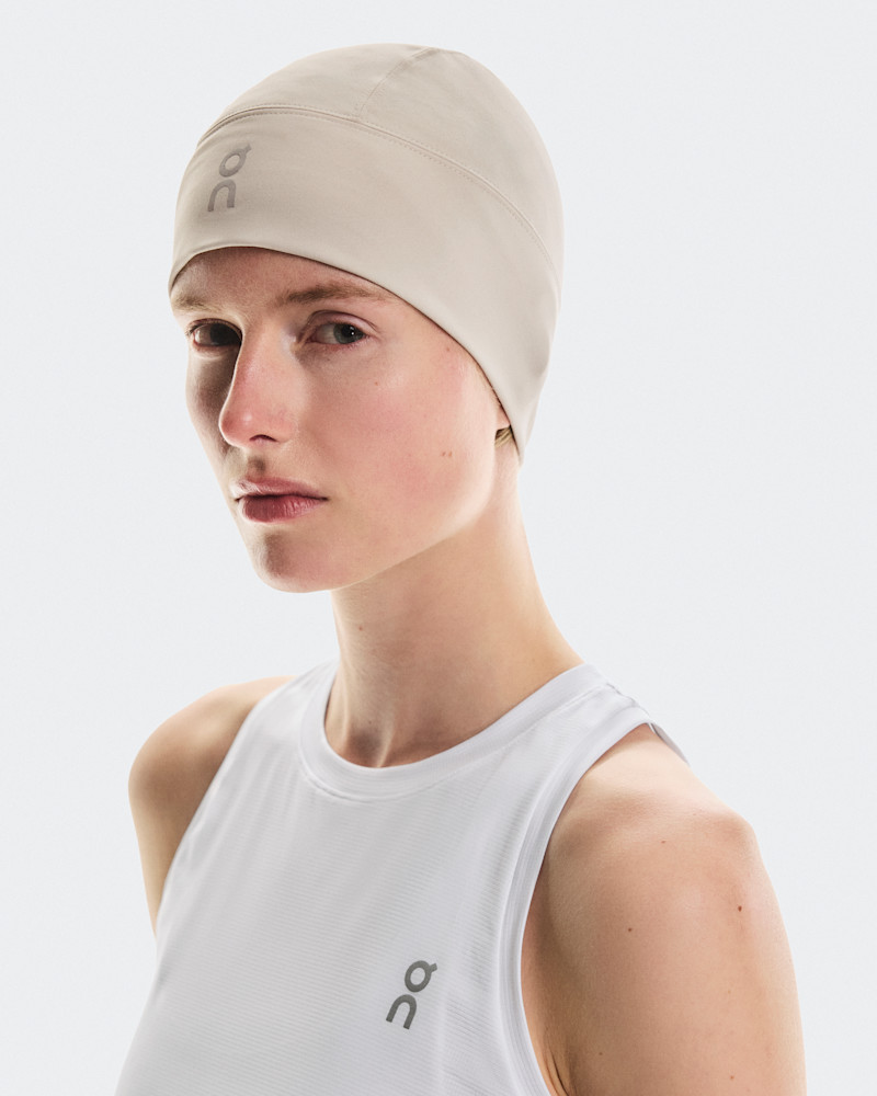 On Core Beanie in Truffle, Polyamide