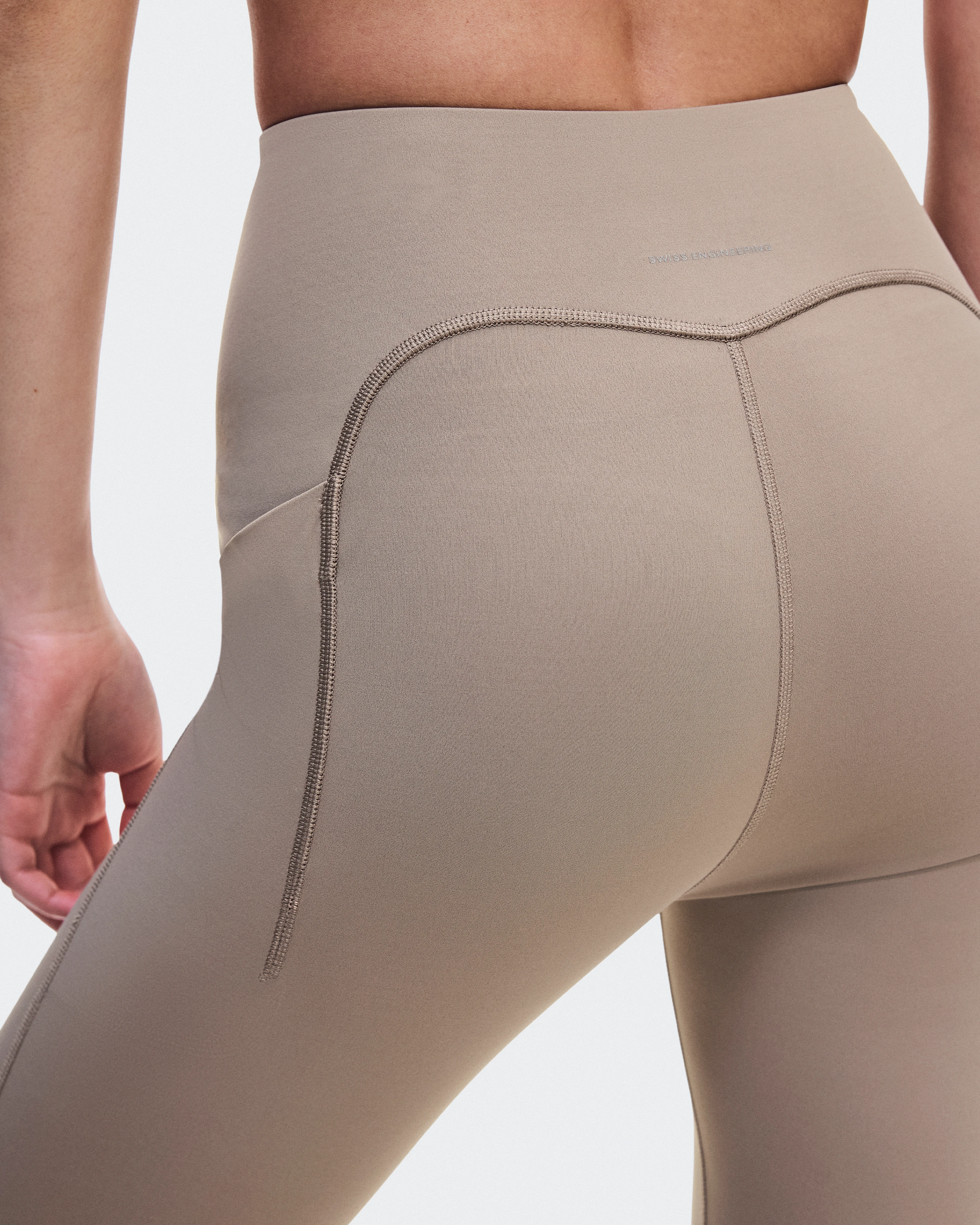 On Train Tights 7/8 Clay Women Tights