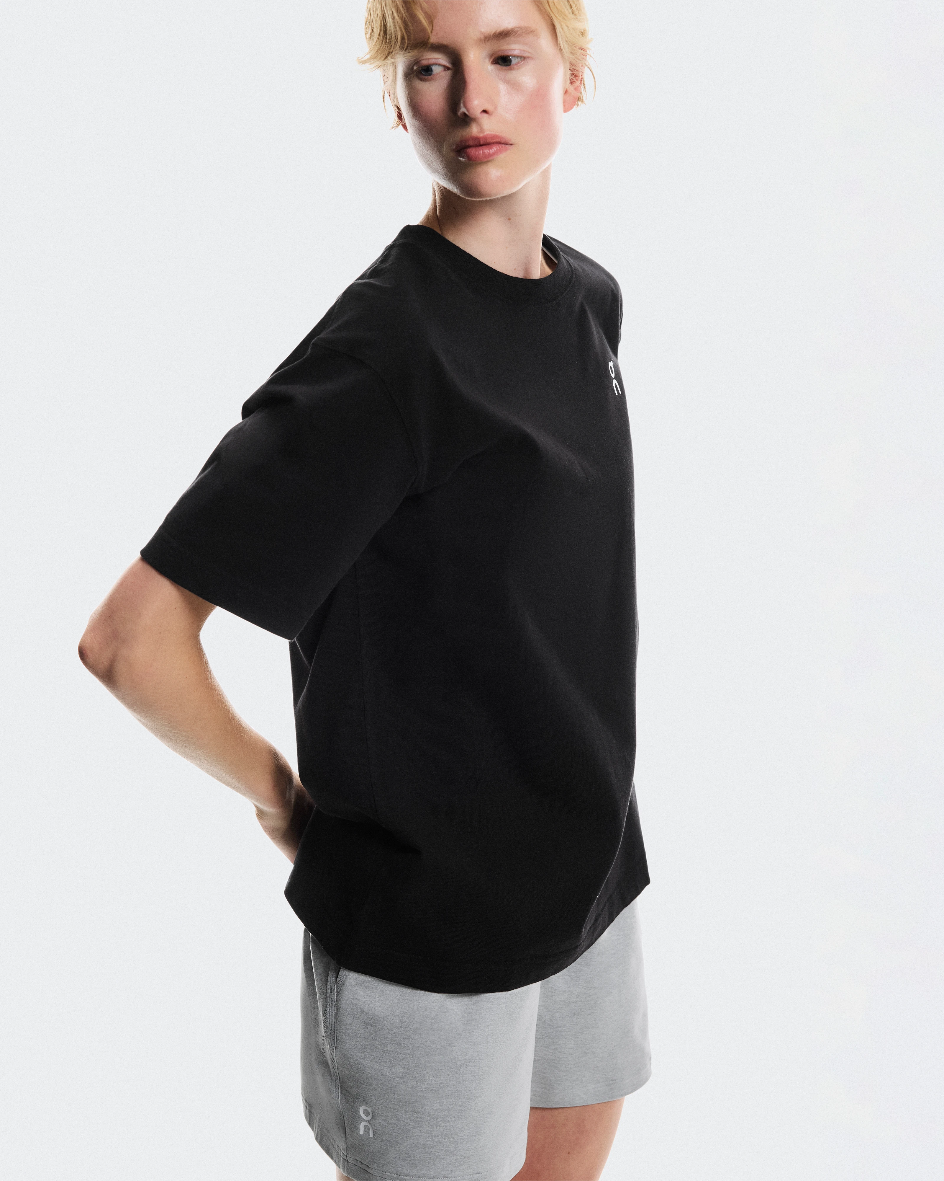 On Club-T Smash Black & Orchid Women Tops and t-shirts