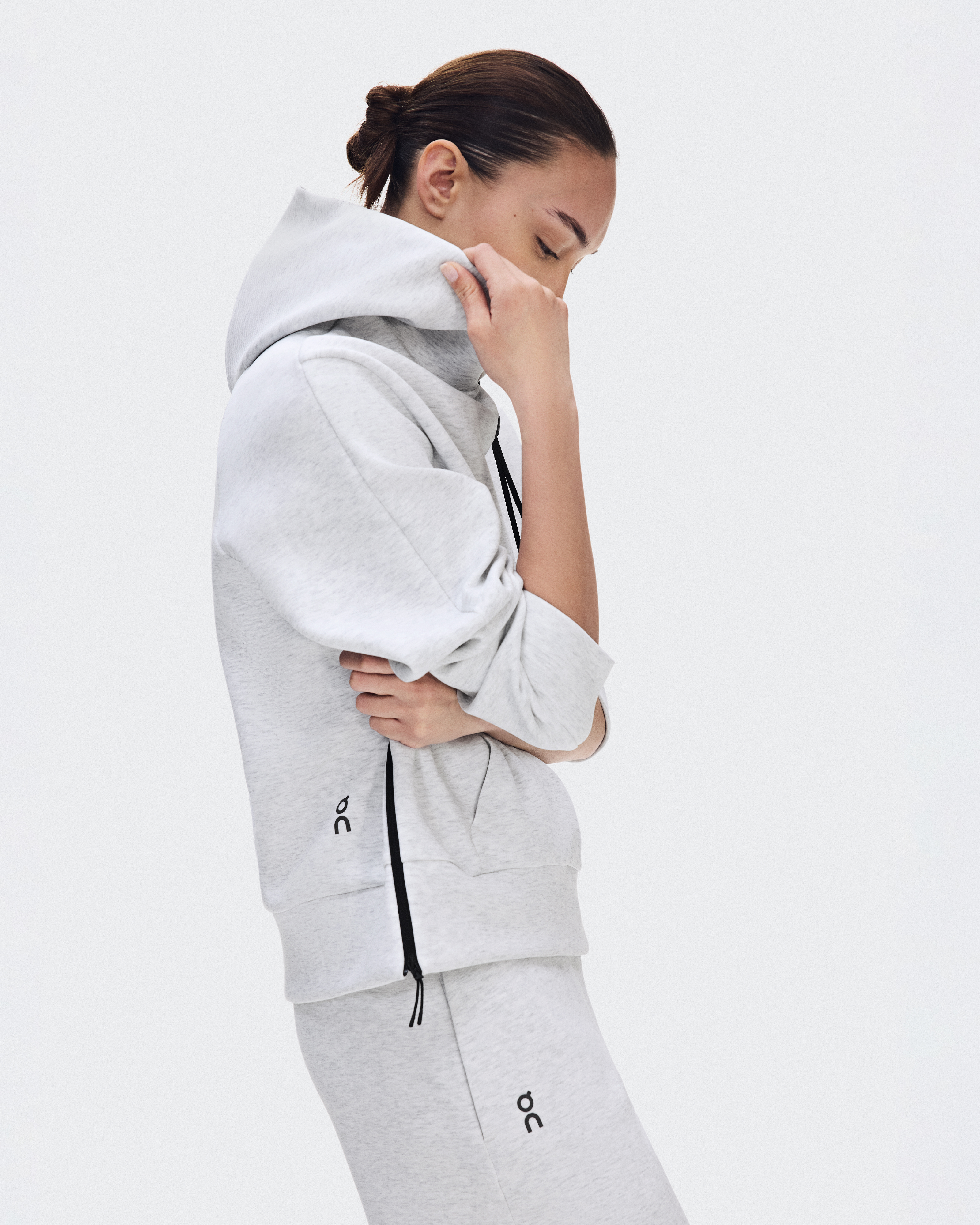 オン　On Hoodie Women's XSサイズ　パーカー ウィメンズ フーディー＆スウェット | On 日本
