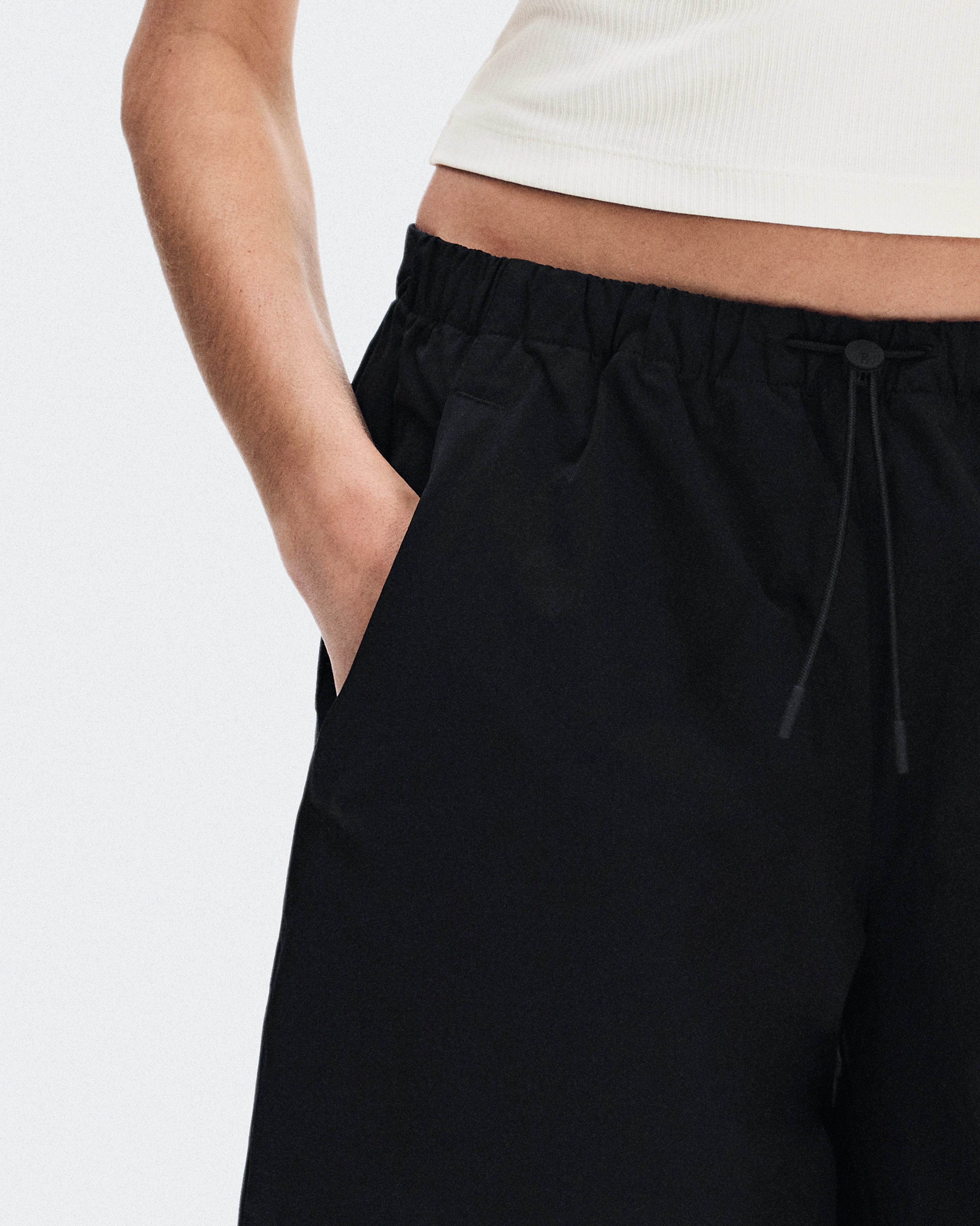 On Bermuda Shorts Black Donna Pantaloncini