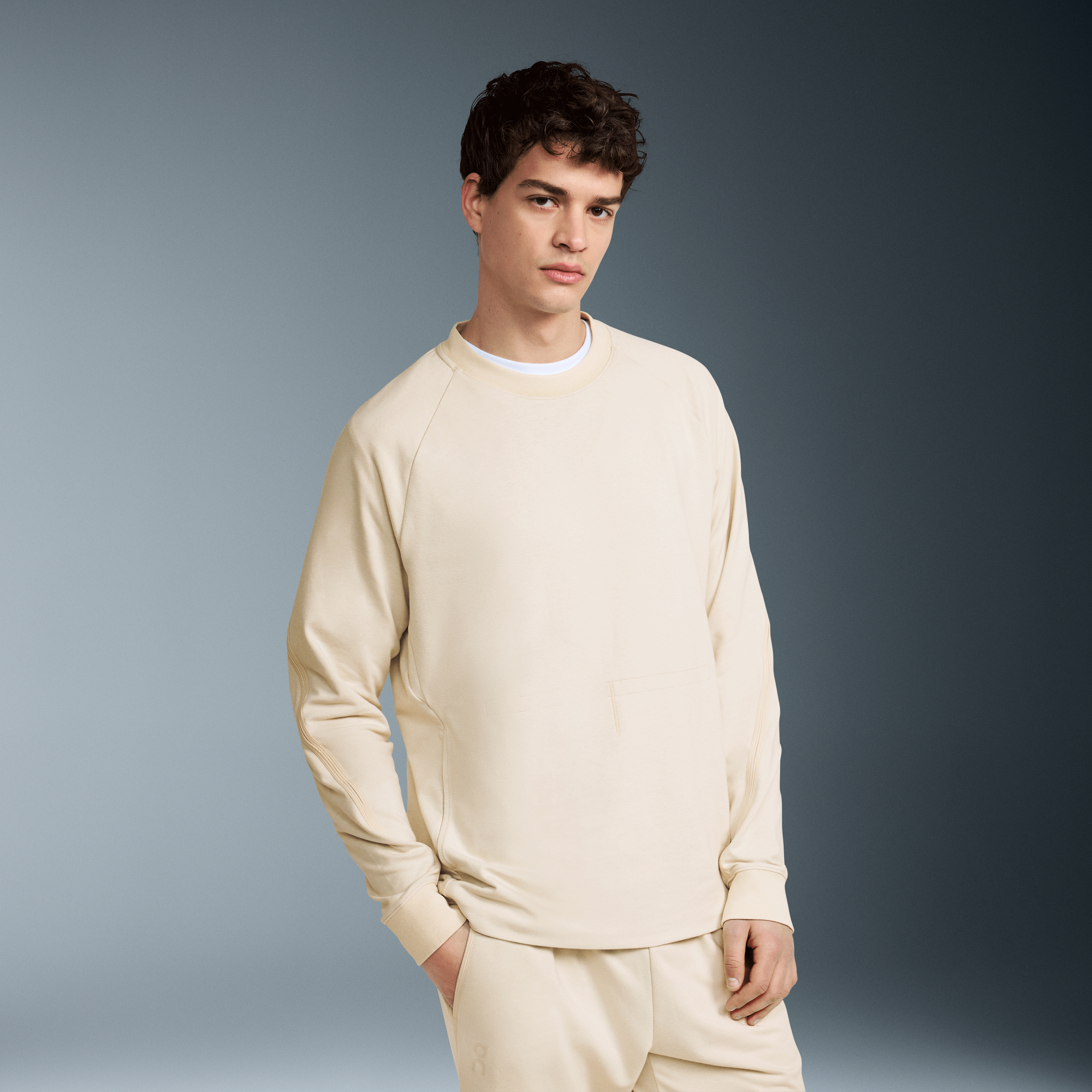 Movement Crew Sweater in Sand