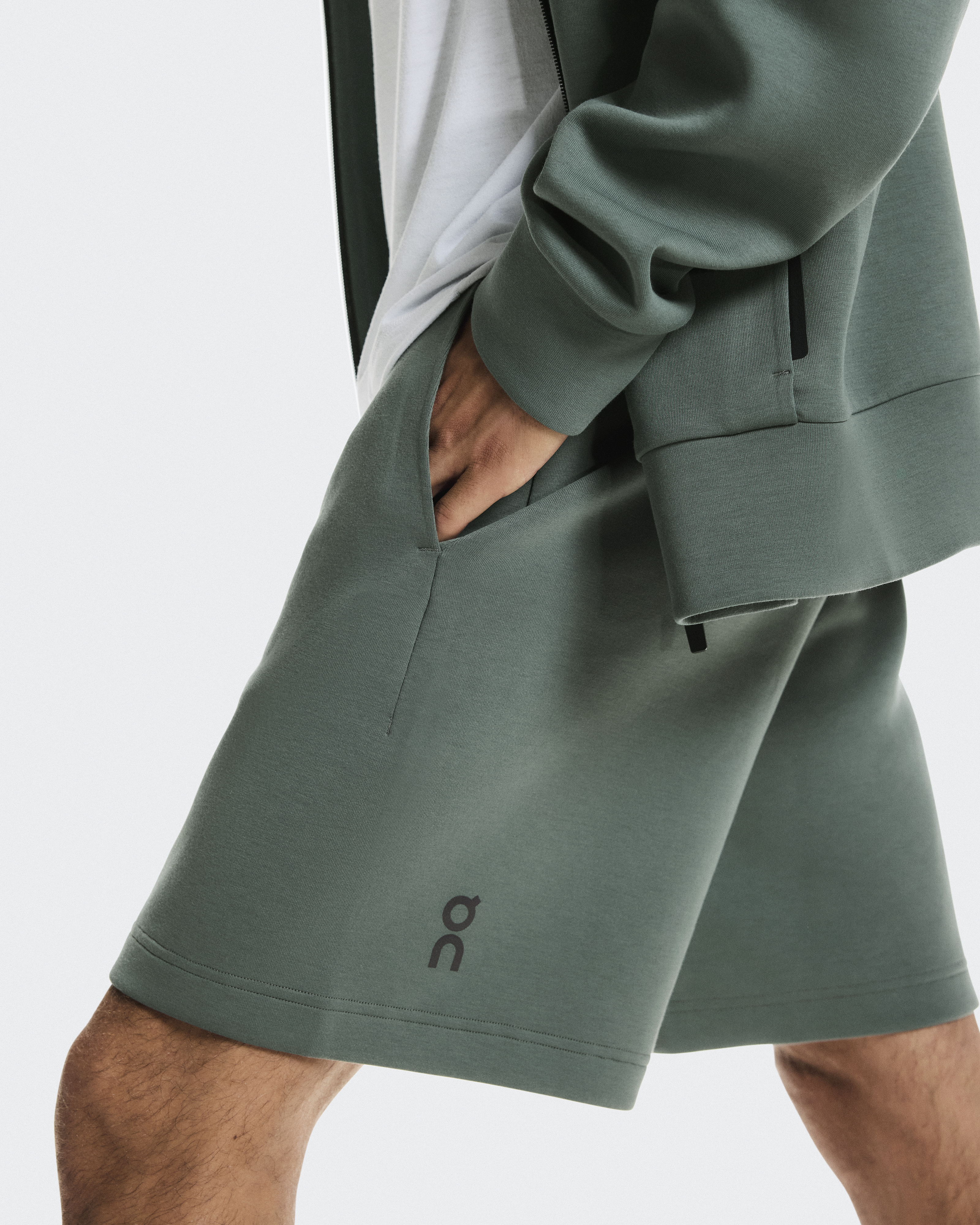 Men's Focus Tech Shorts | Green | On United States