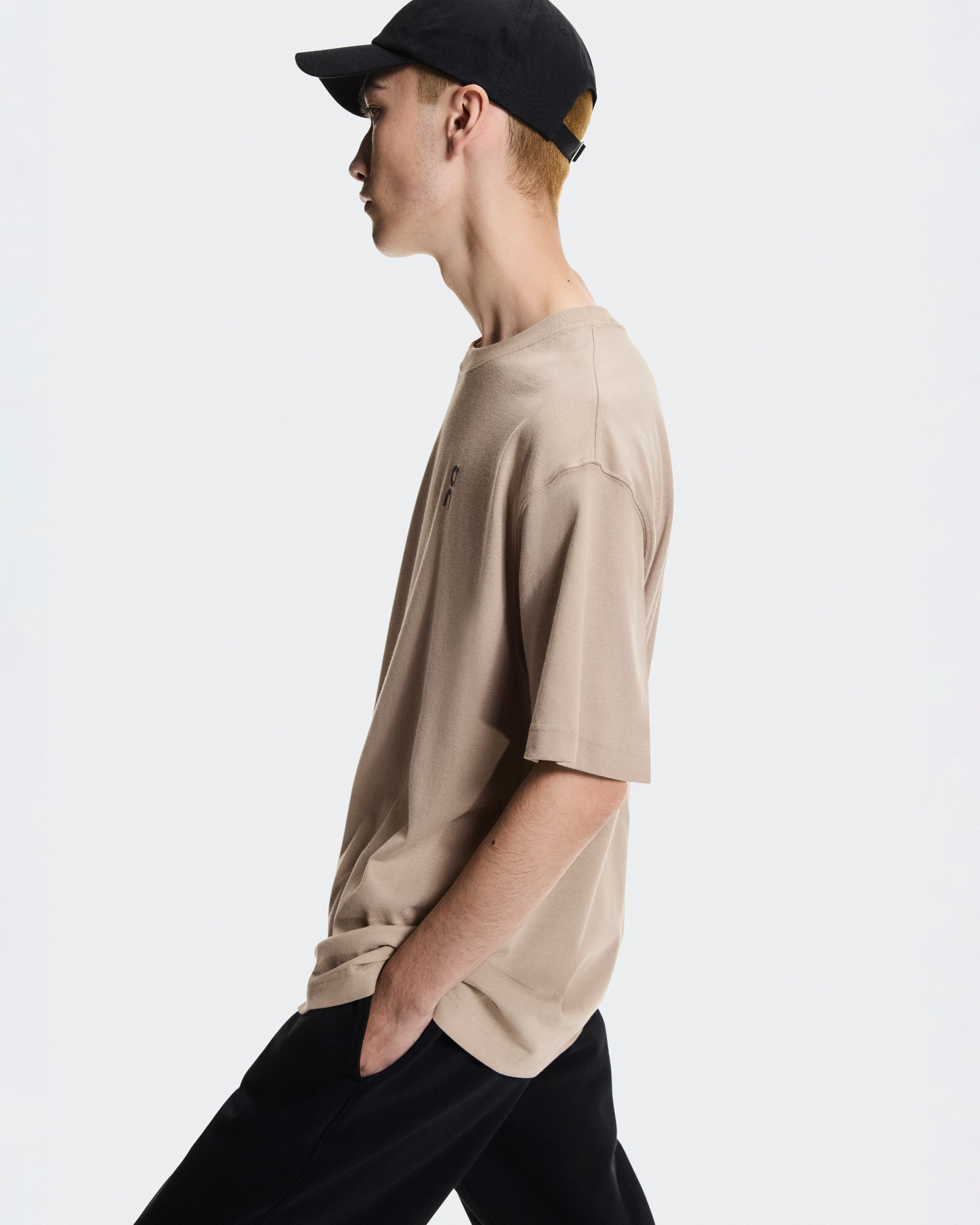 On Club-T Desert Men Tops and t-shirts