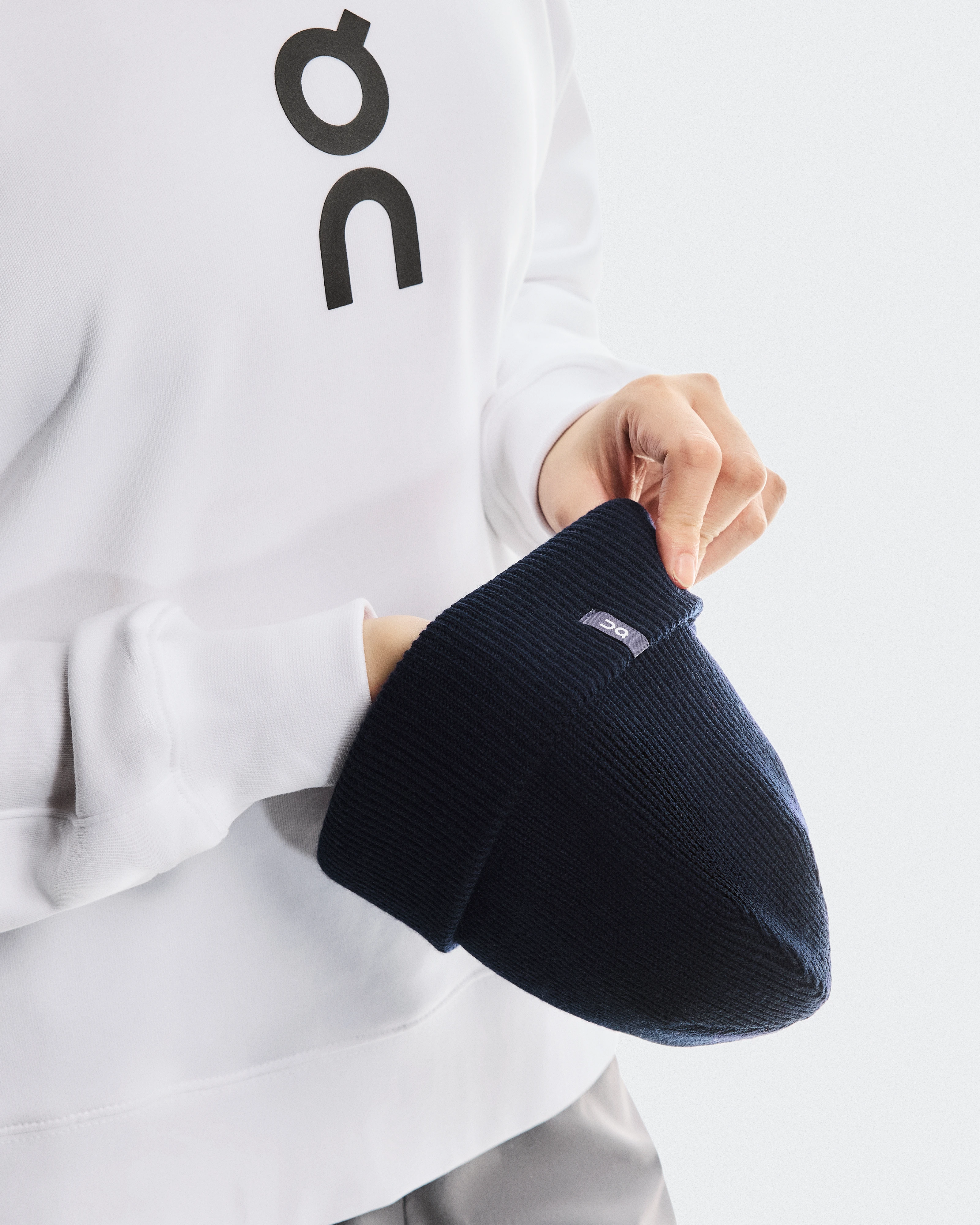 On Merino Beanie Midnight Unisex Headwear