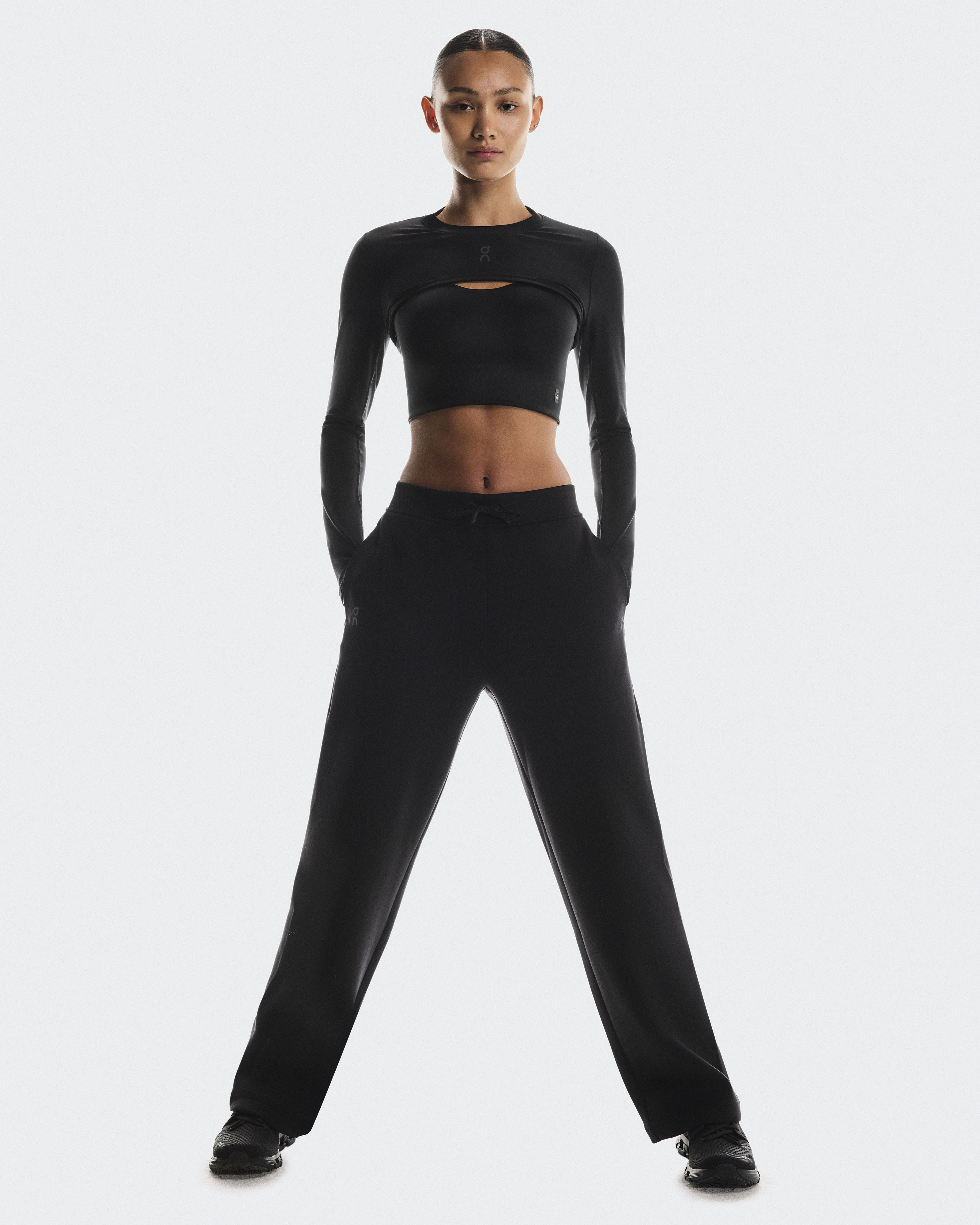 Women's Focus Tech Sweatpants | Black | On United States