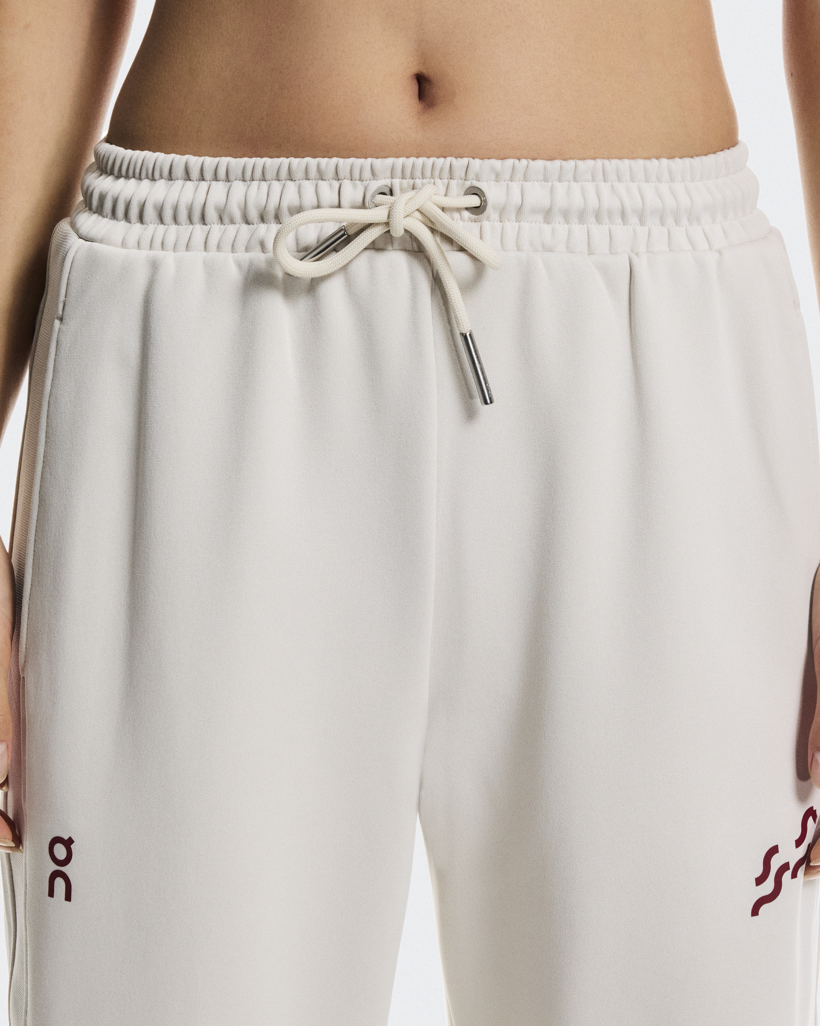 ウィメンズ Track Pants Year of the Horse | ベージュ | On 日本