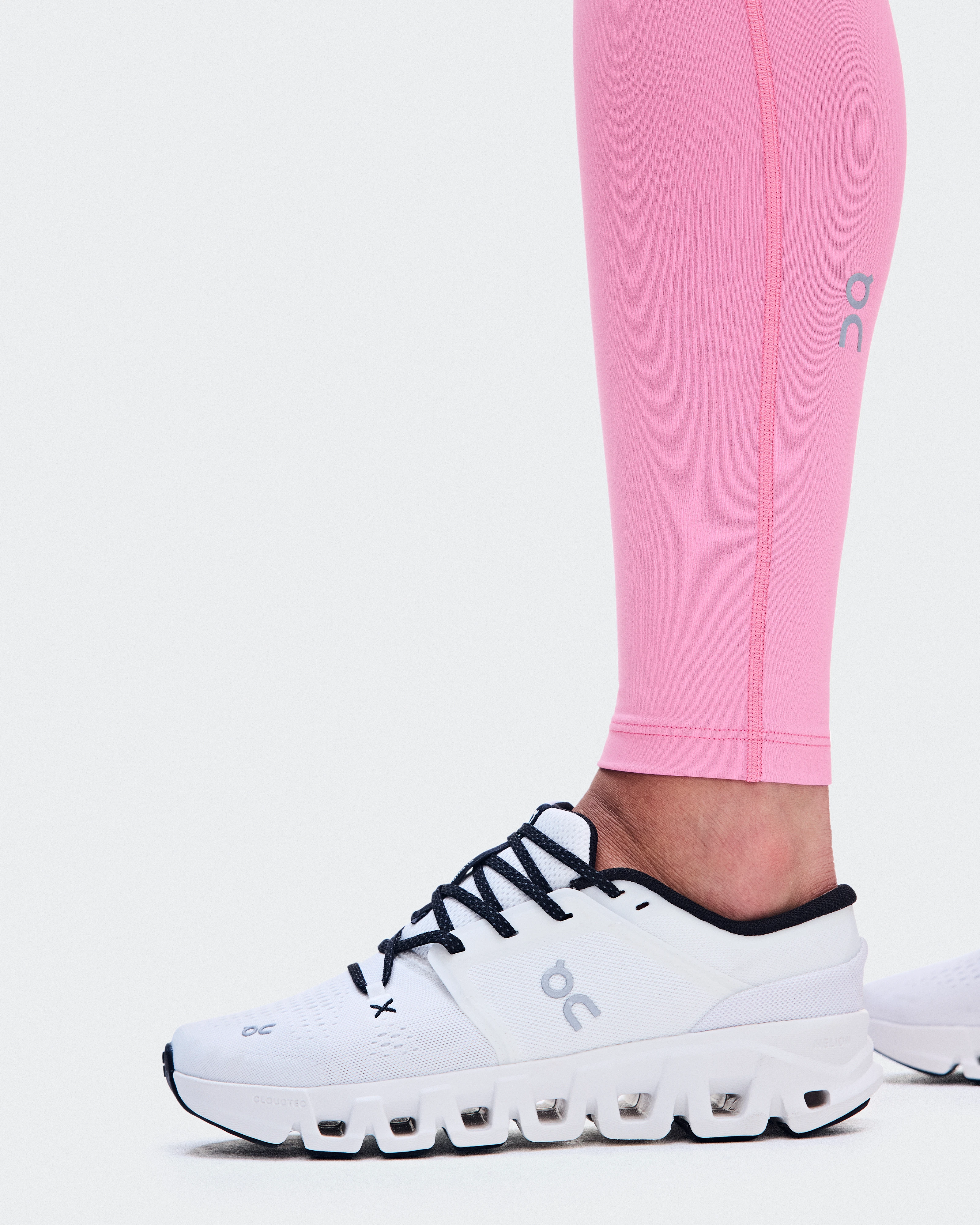 On Train Tights Bubblegum Women – High-intensity training Tights
