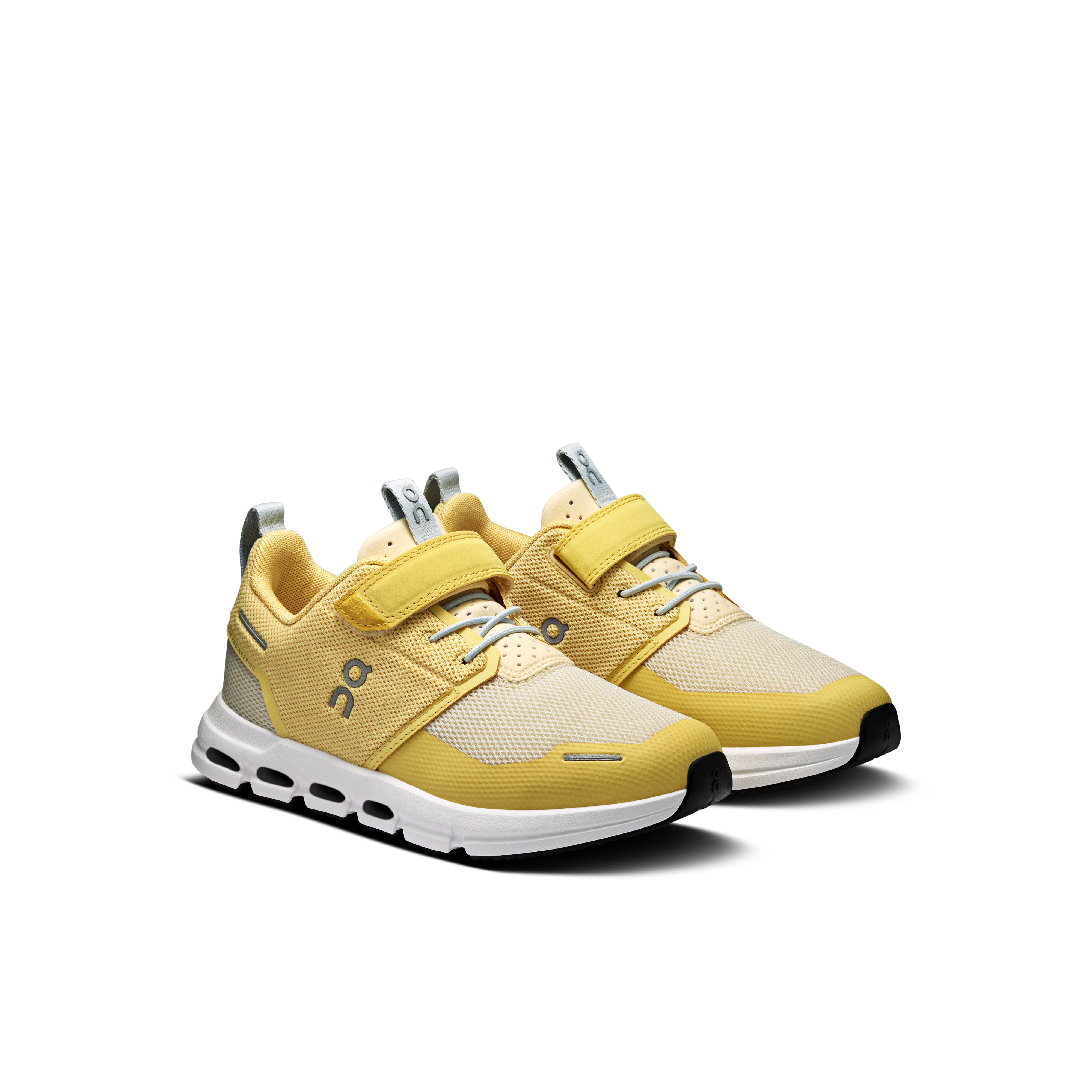 On Cloud Play Citrine & White Kids Active life Shoes