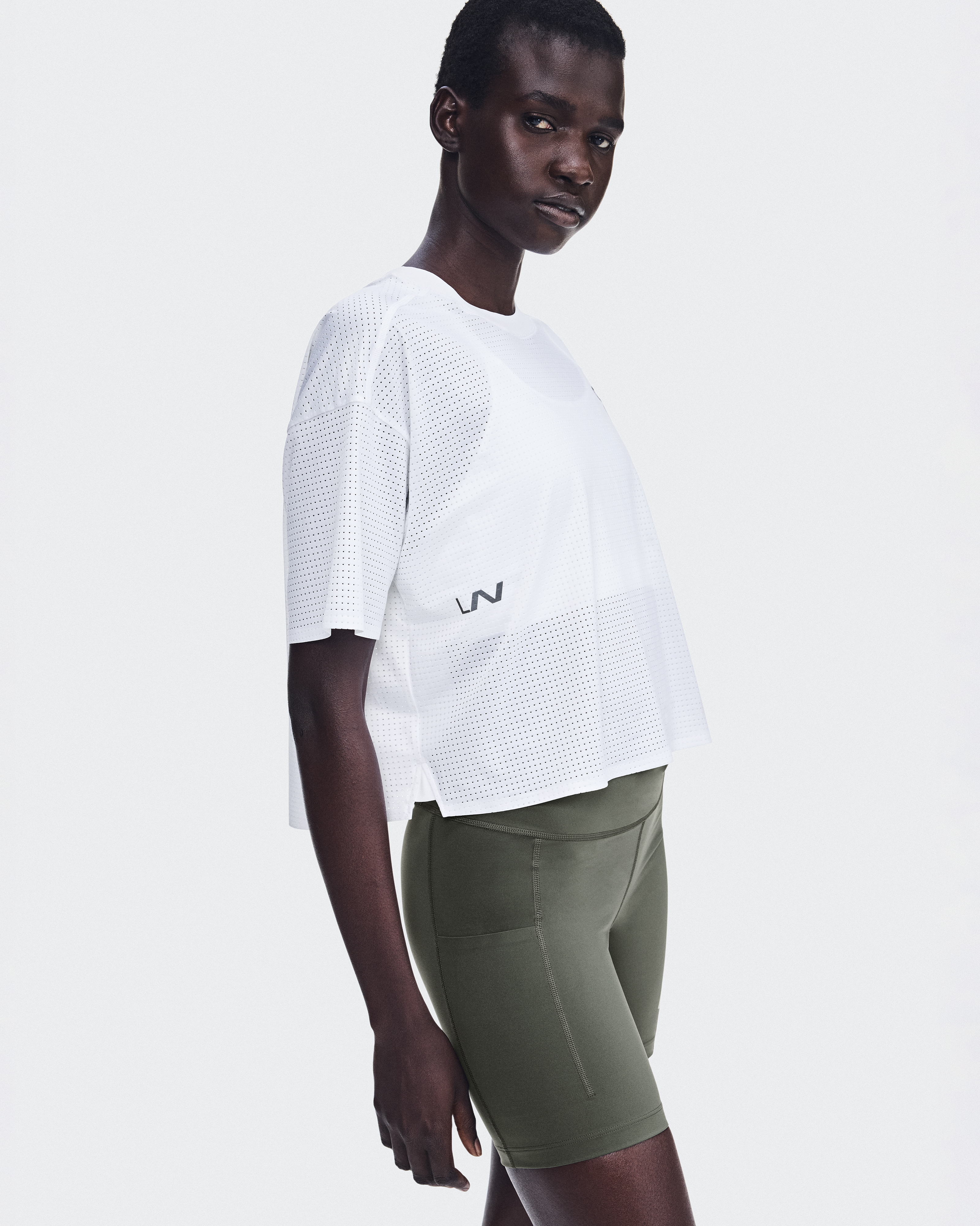 Cropped Run-T LN1 | White | On South Korea