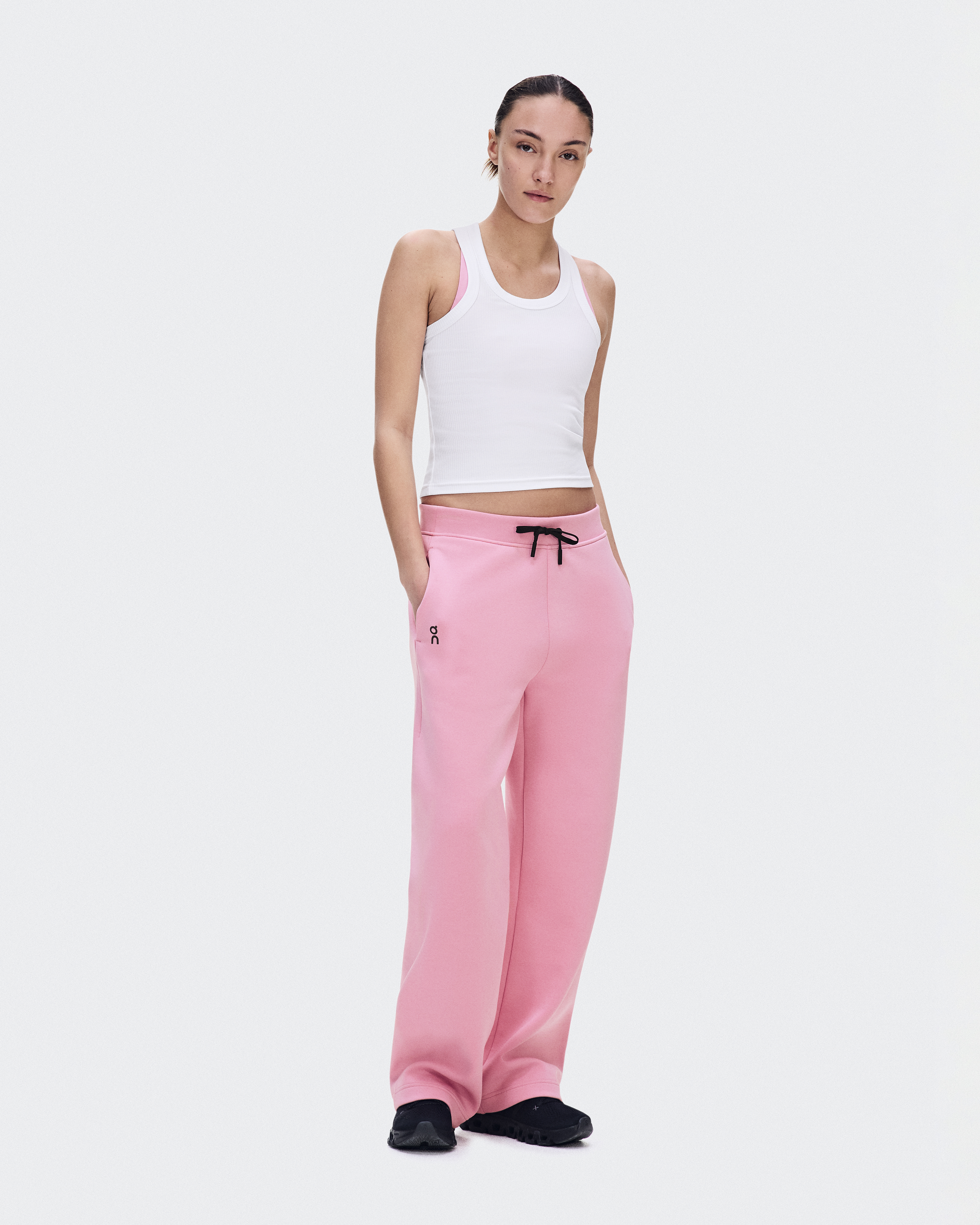 Focus Tech Sweatpants in Magnolia