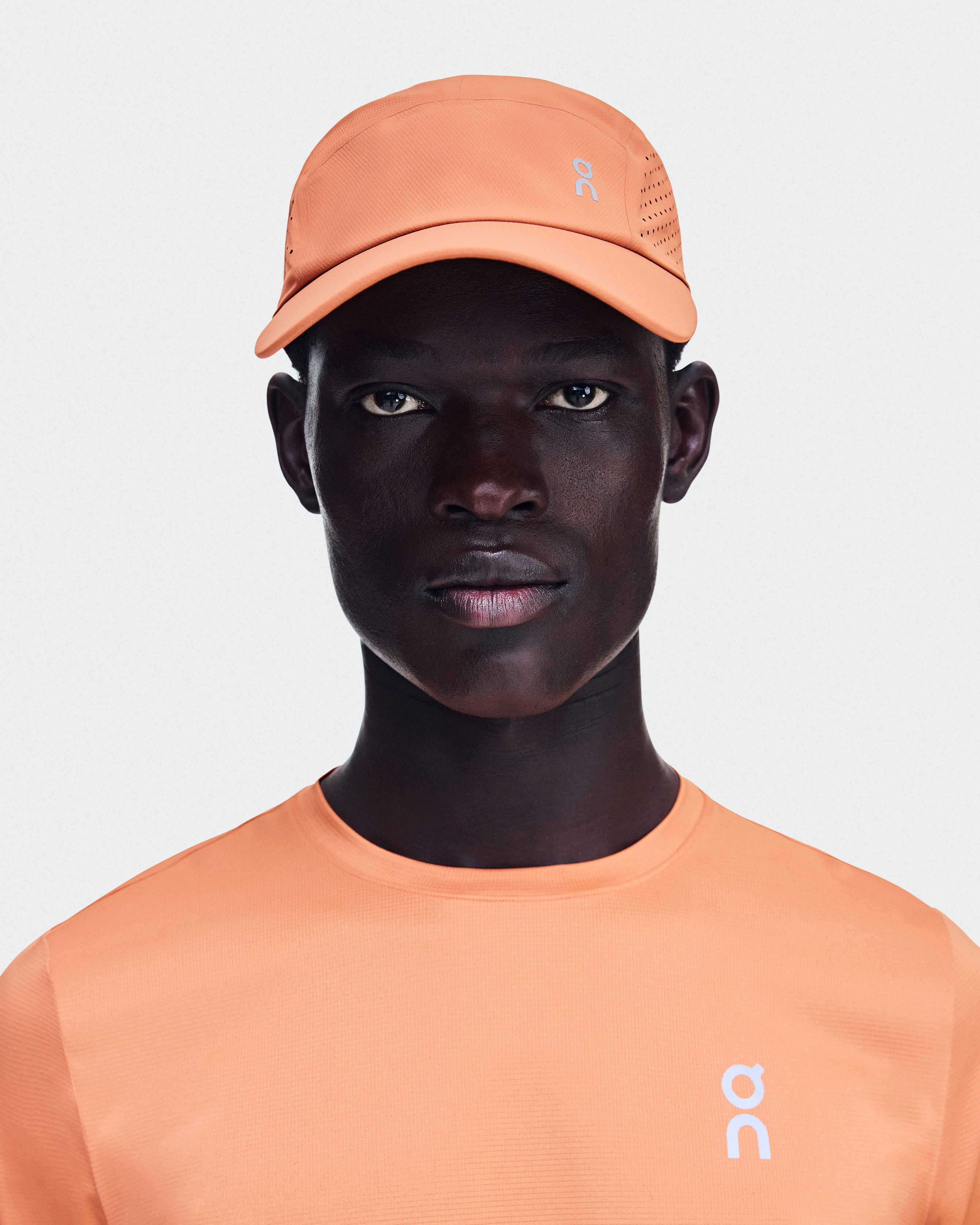 On Lightweight Cap Sandstone Unisex Headwear