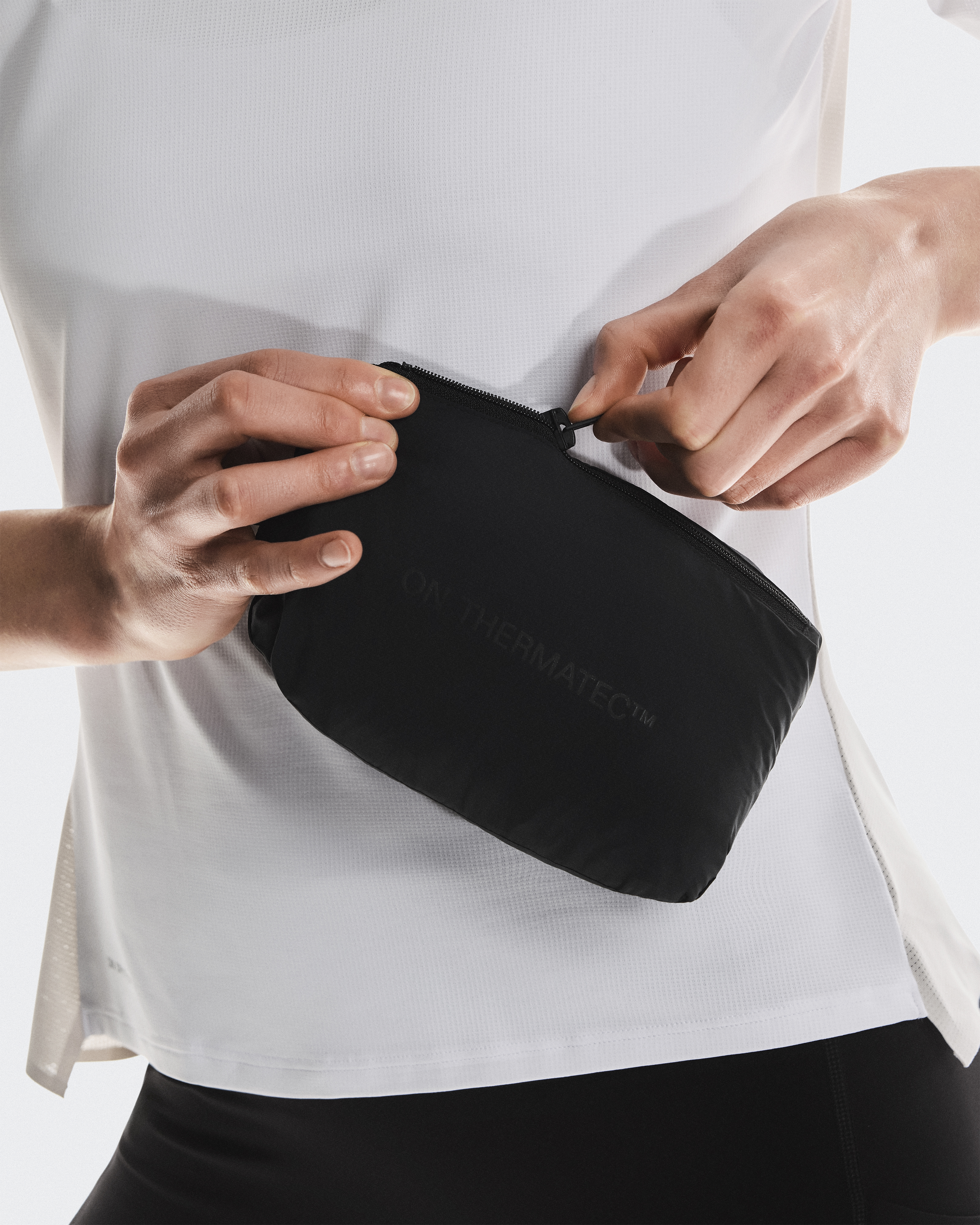 ウェザーベスト | ウィメンズ中綿ランニングベスト | On 日本