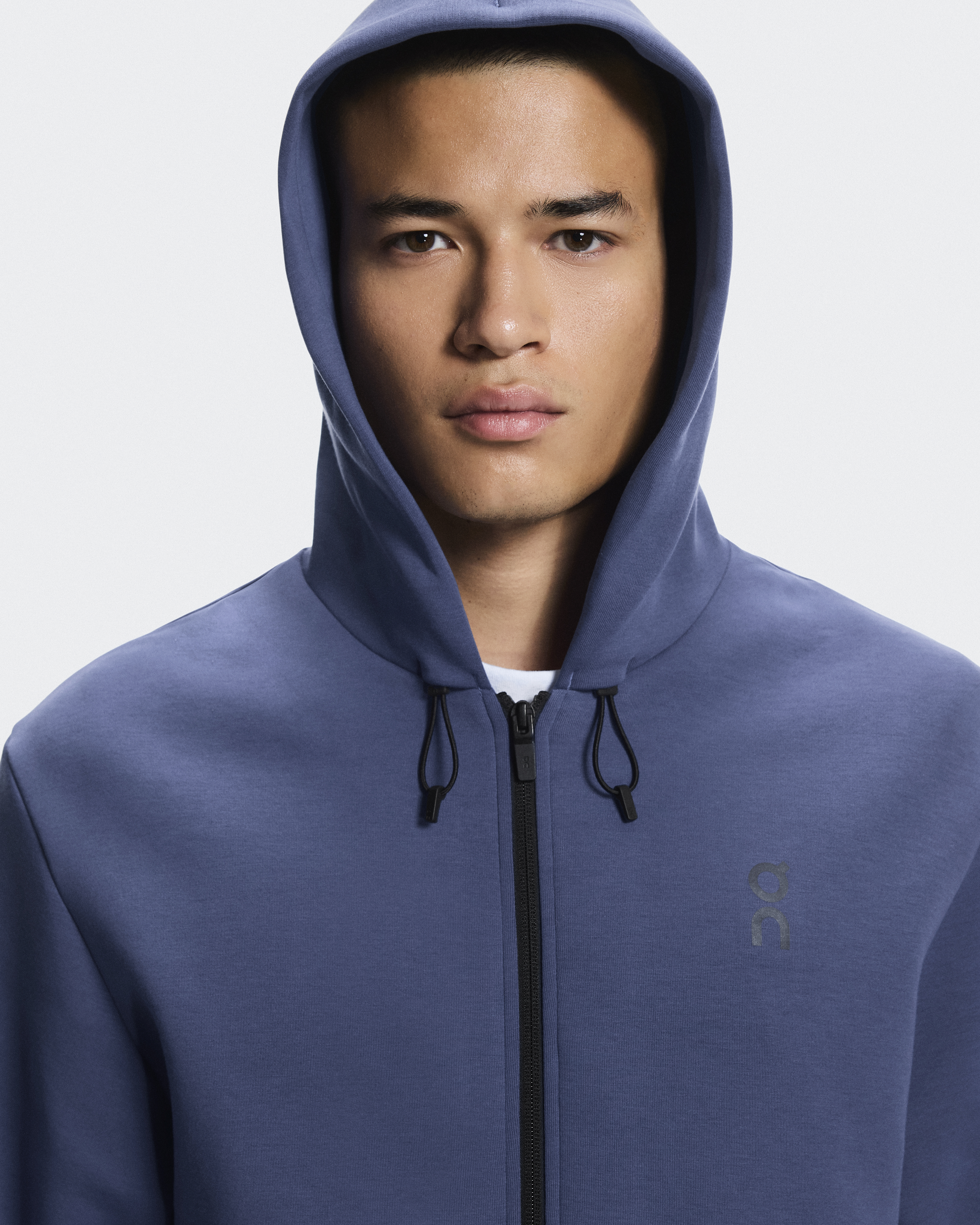 On Zipped Hoodie オン ジップド フーディ Mサイズ Men's Focus Tech Zip Hoodie | Blue | On Japan