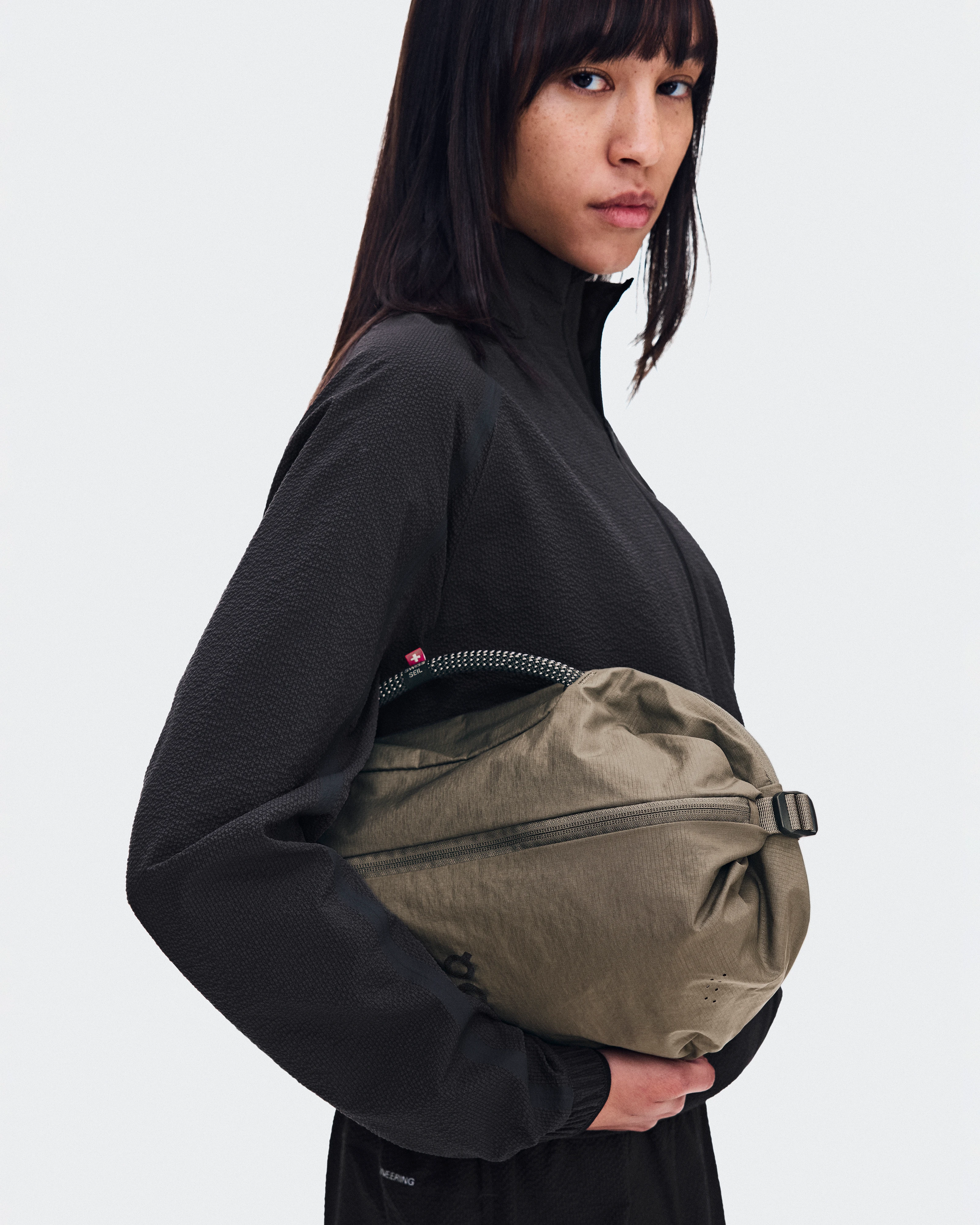 On Sling Pack 9L Olive & Black Unisex Bags