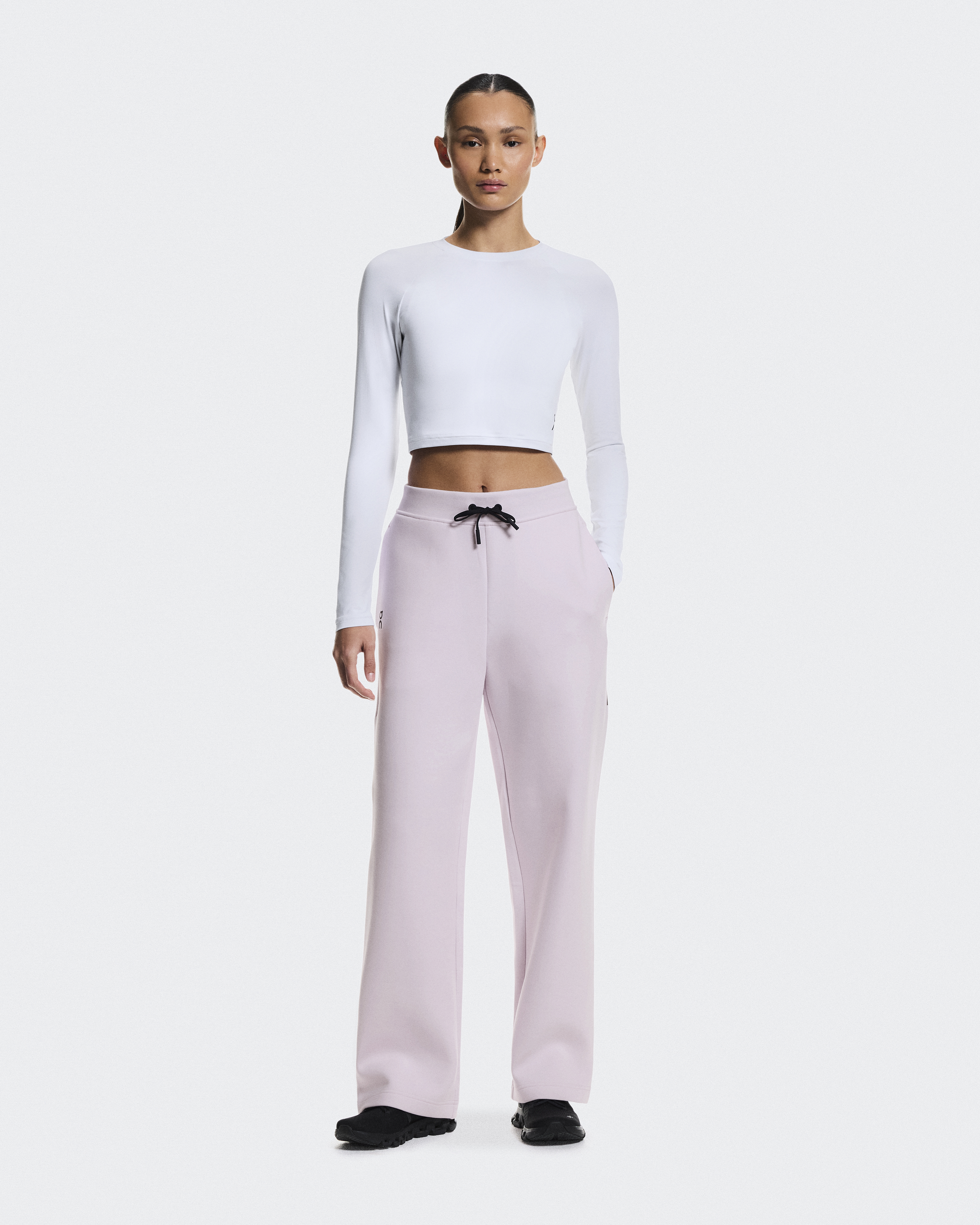 Women's Focus Tech Sweatpants | Purple | On Canada