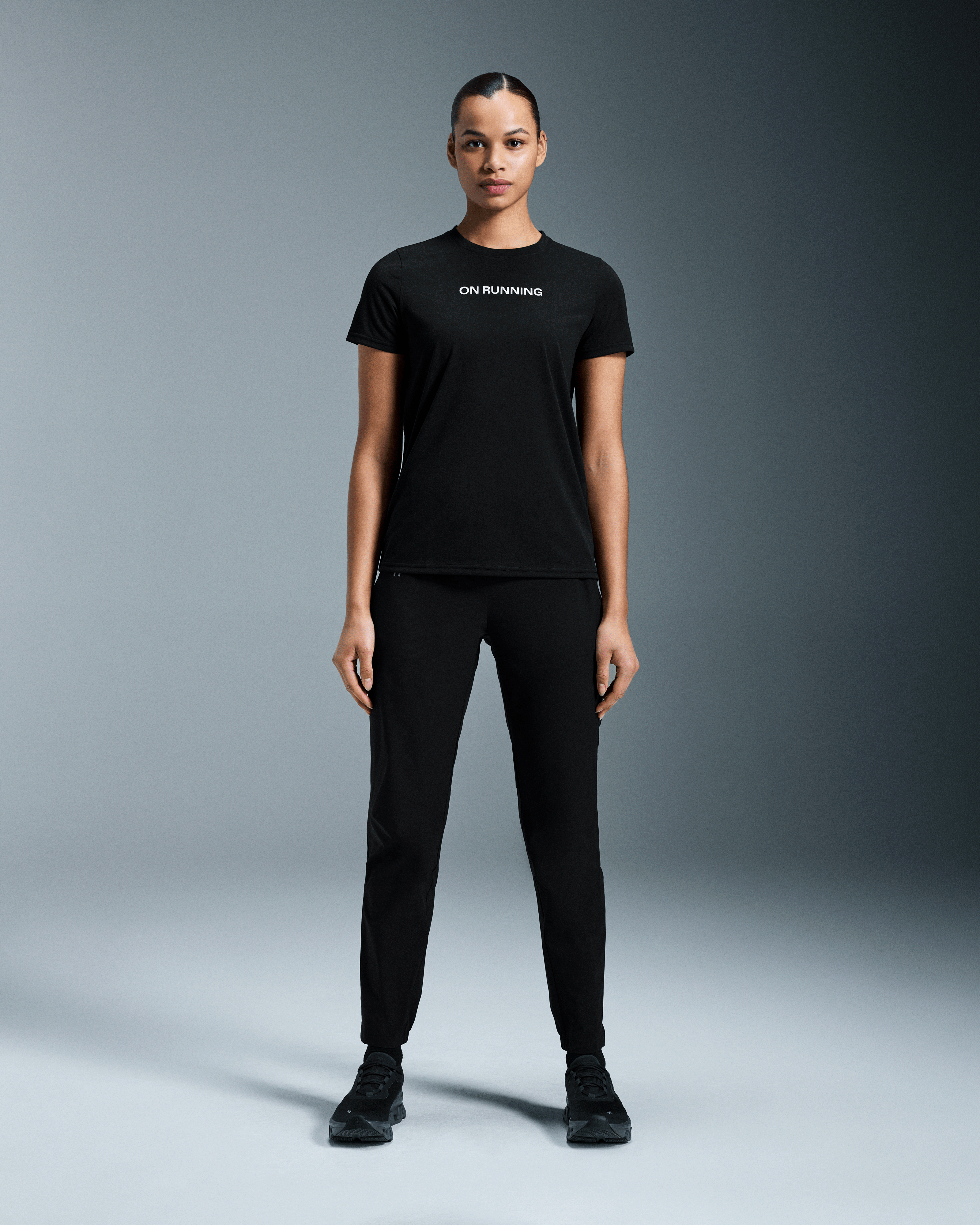 On Run-TWomen / Black / L