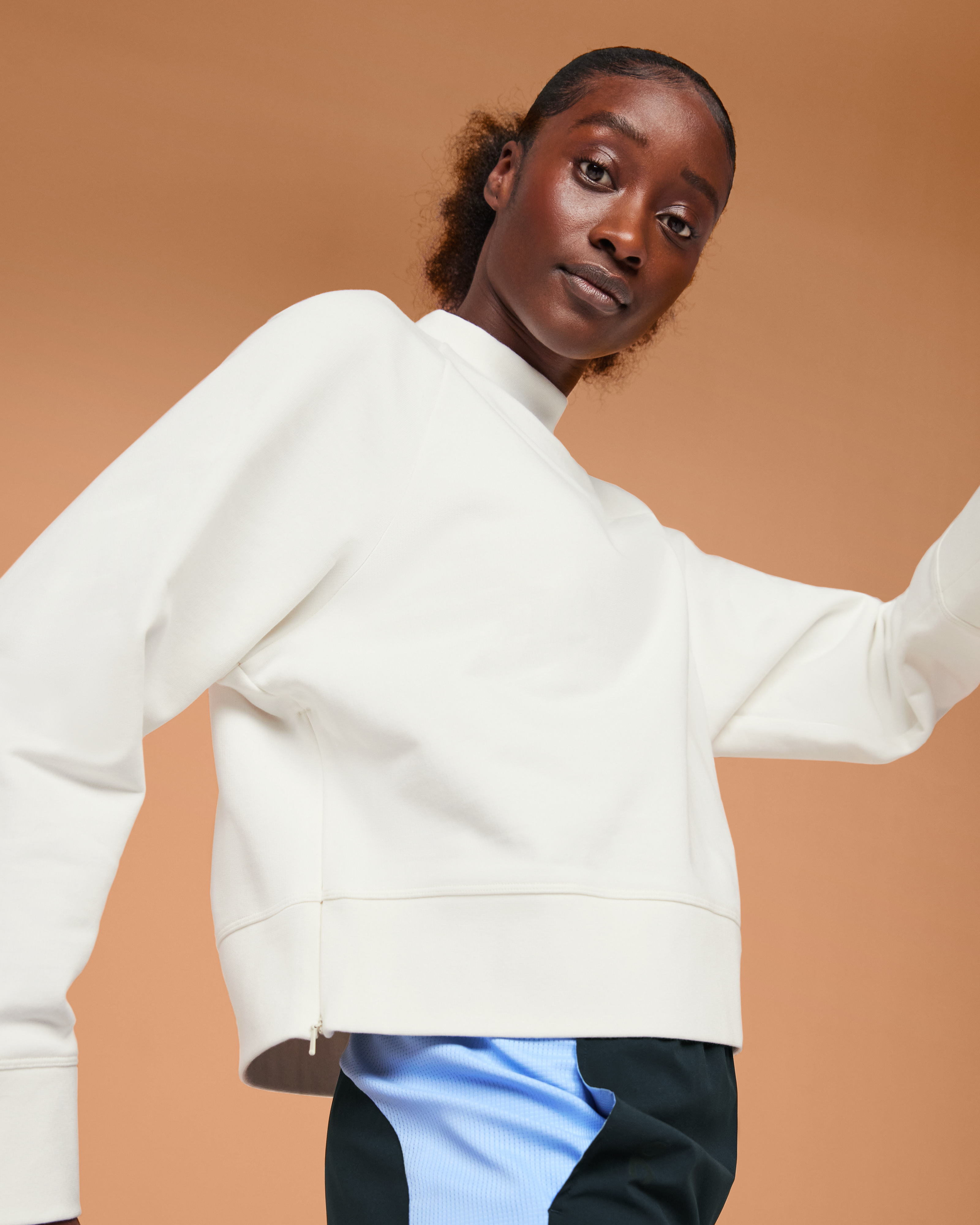 On Crew Neck Undyed-White Women Hoodies and sweatshirts