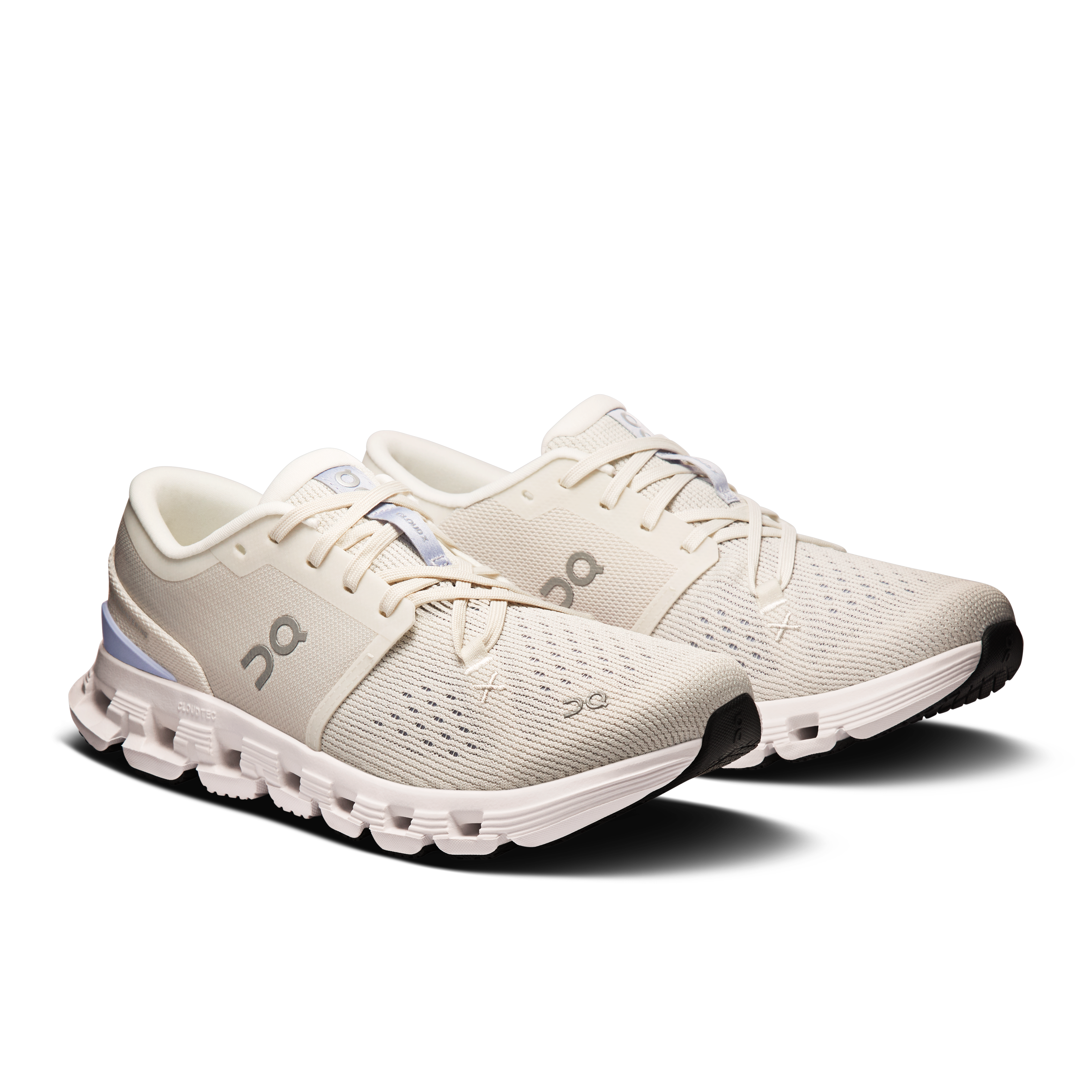 On Cloud X 4 Ivory & Nimbus Damen Training Schuhe