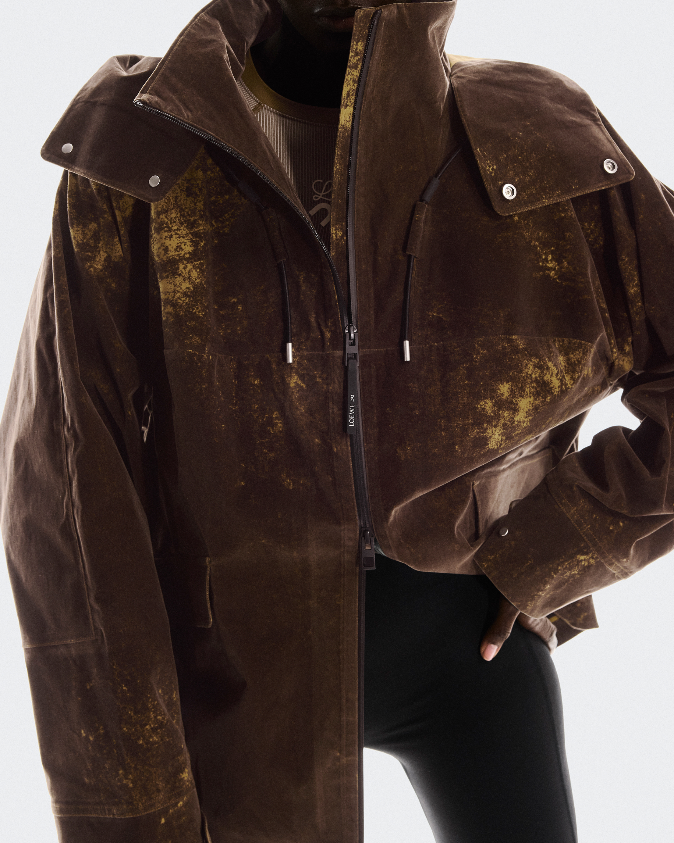 ジャケット ロエベ | 耐久性に優れたフード付きジャケット | On 日本