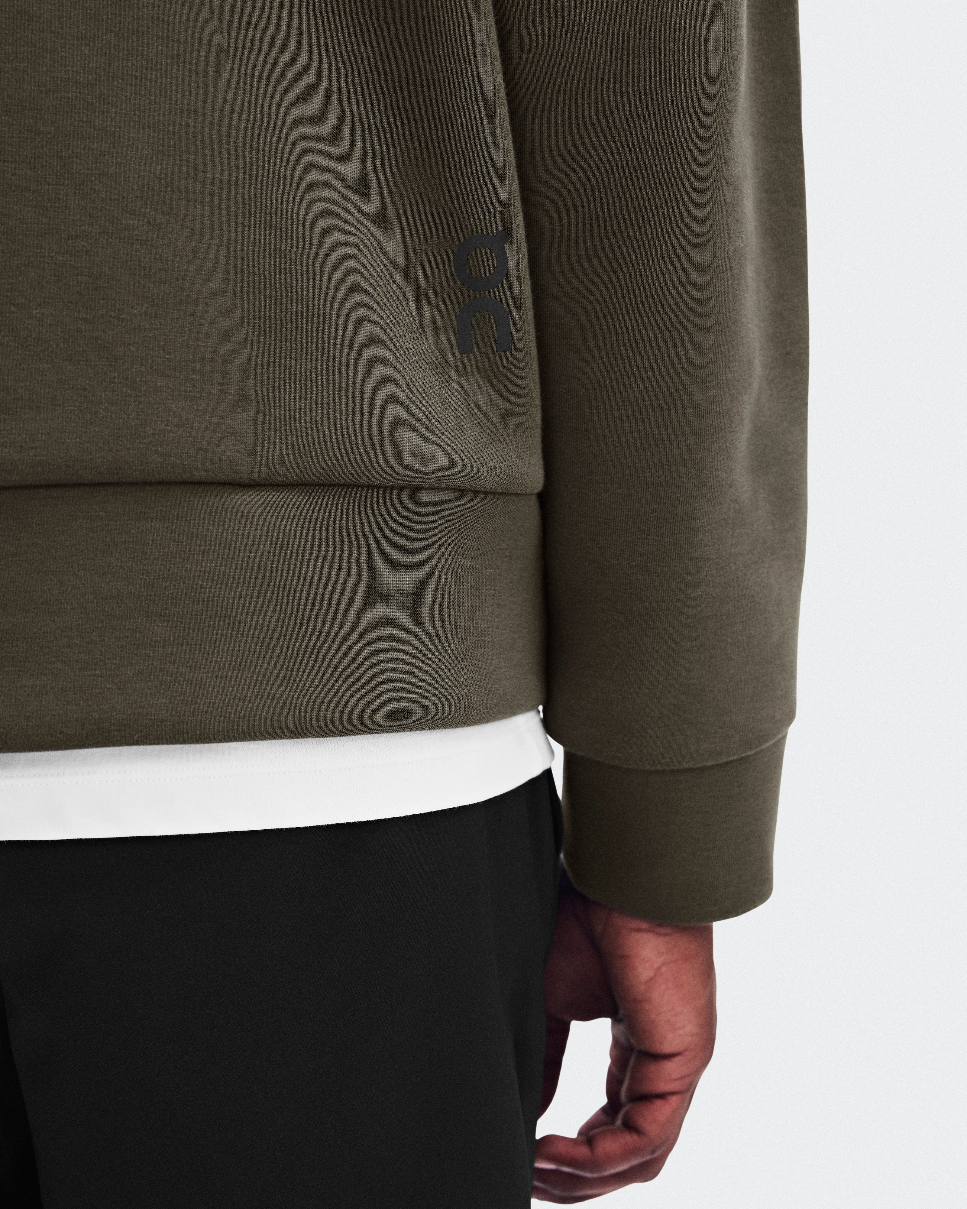 On Focus Tech Zip Hoodie Bark メンズ – オールデイ　トラベル　トレーニング フーディ＆スウェットシャツ