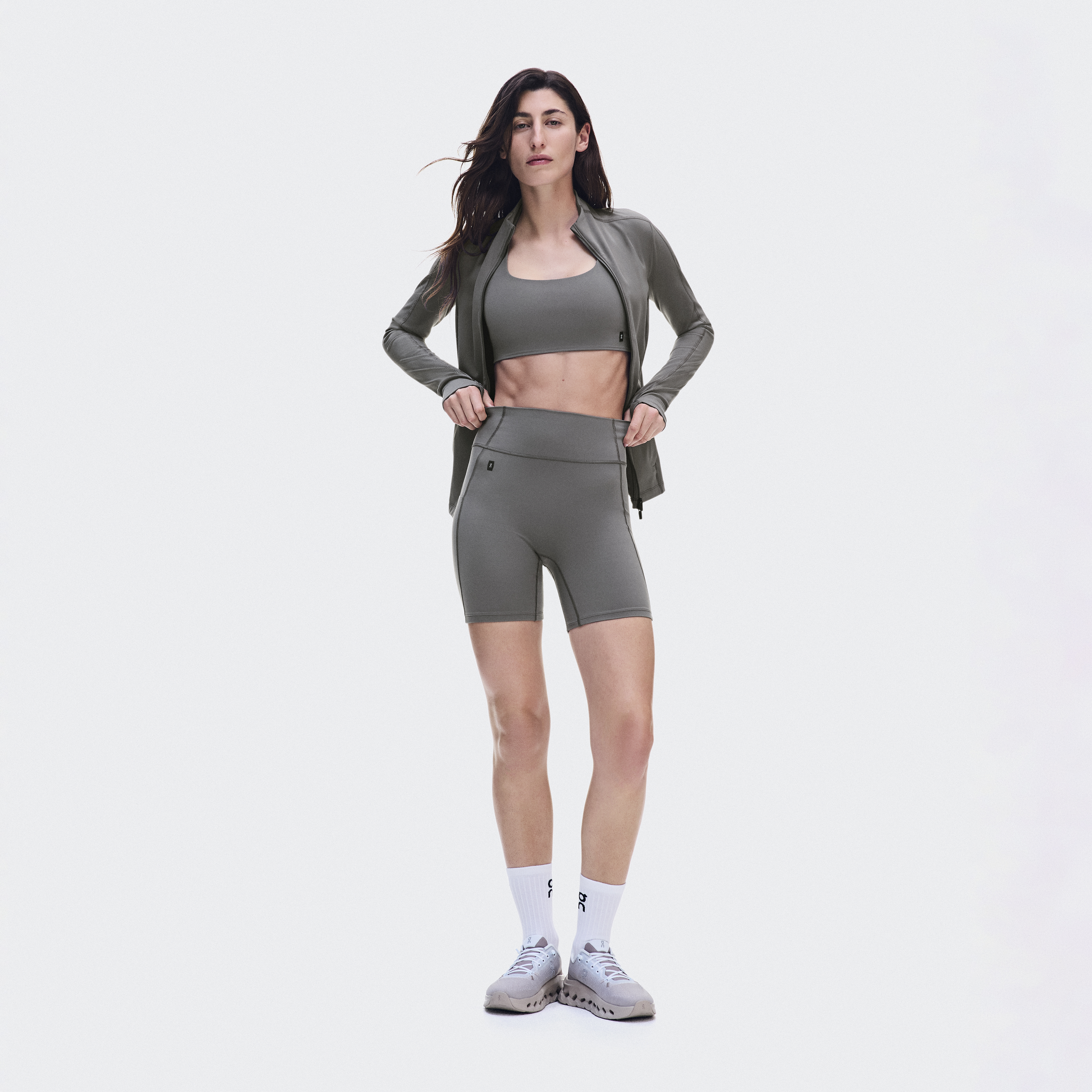 Studio Leggings Short 6" Tights in Ember