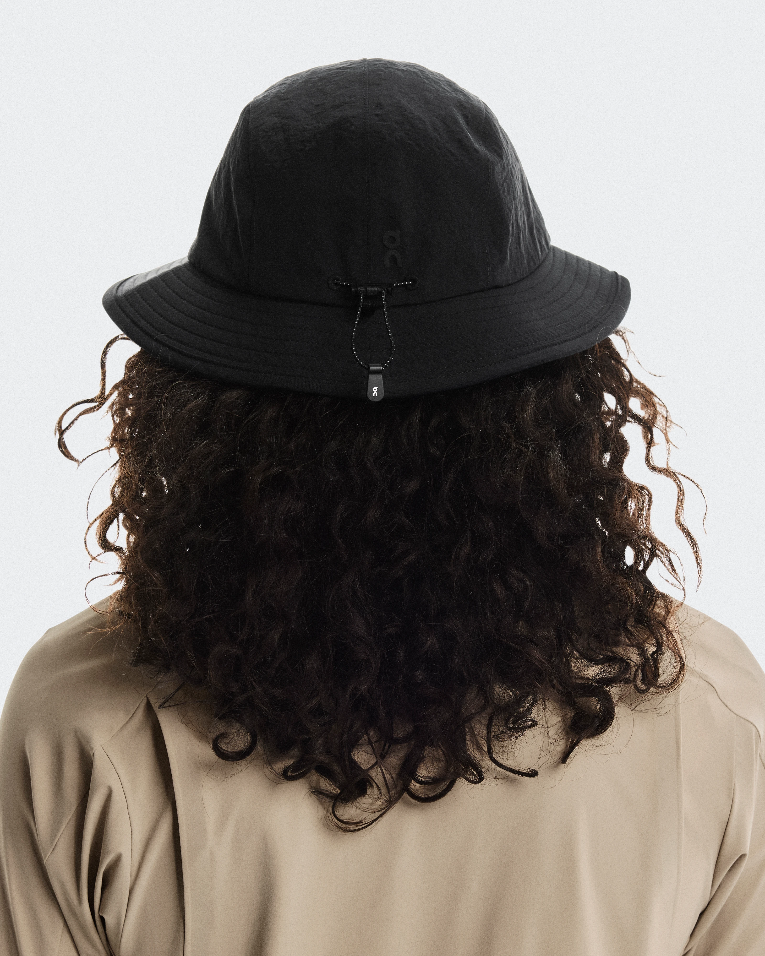 On Trail Hat Black Unisex Headwear