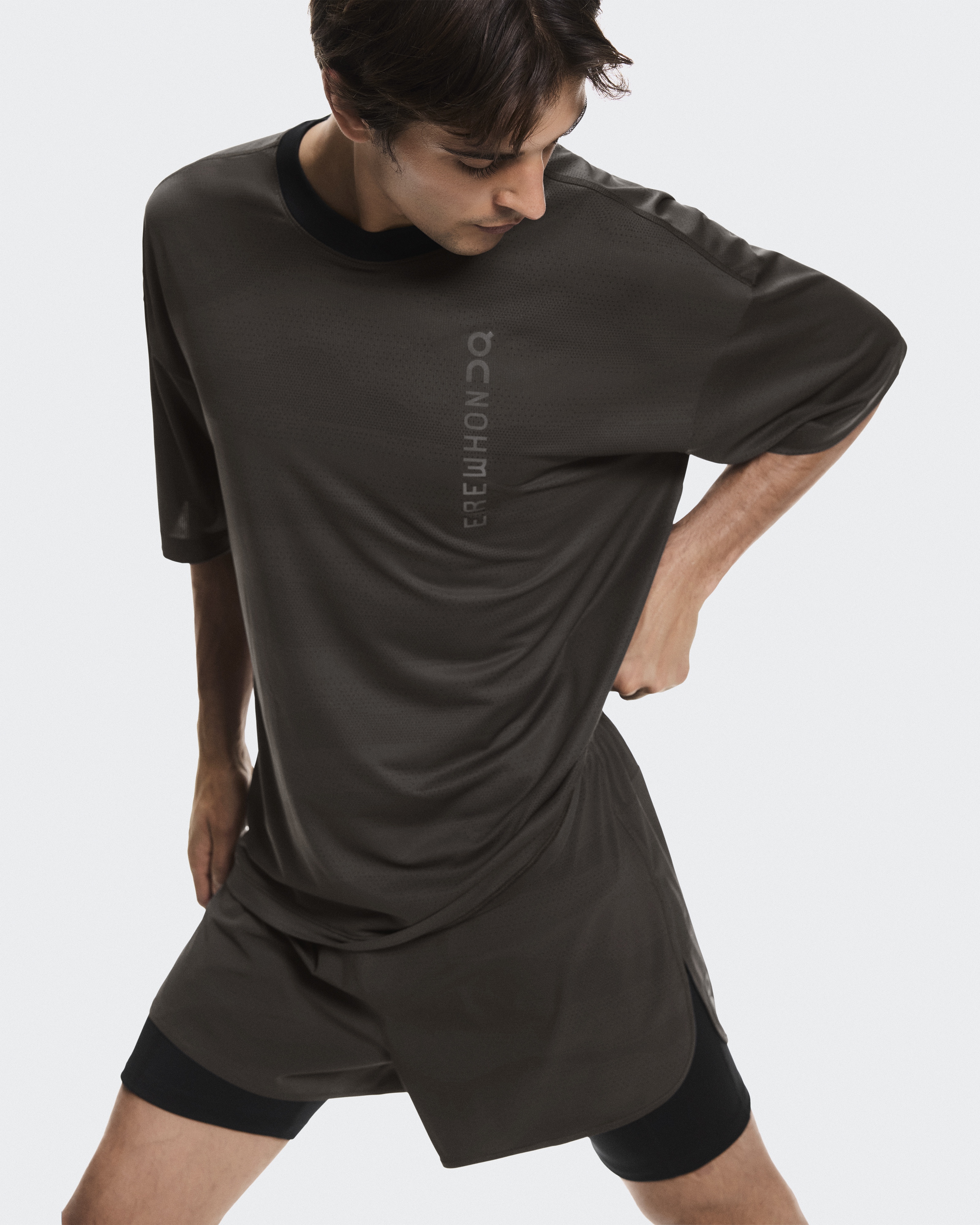 Performance-T Erewhon Masculino | Marrom & Preto | On Brasil