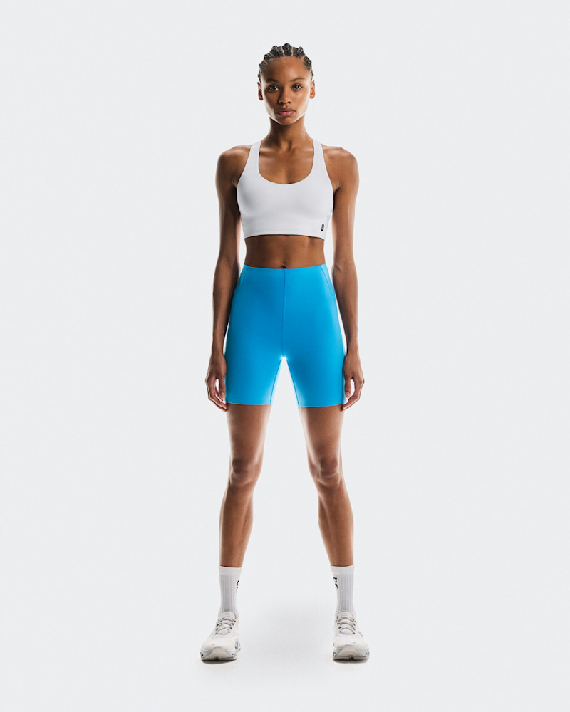 On Women's Train Tights Short in Malibu, Size: Small, Polyamide