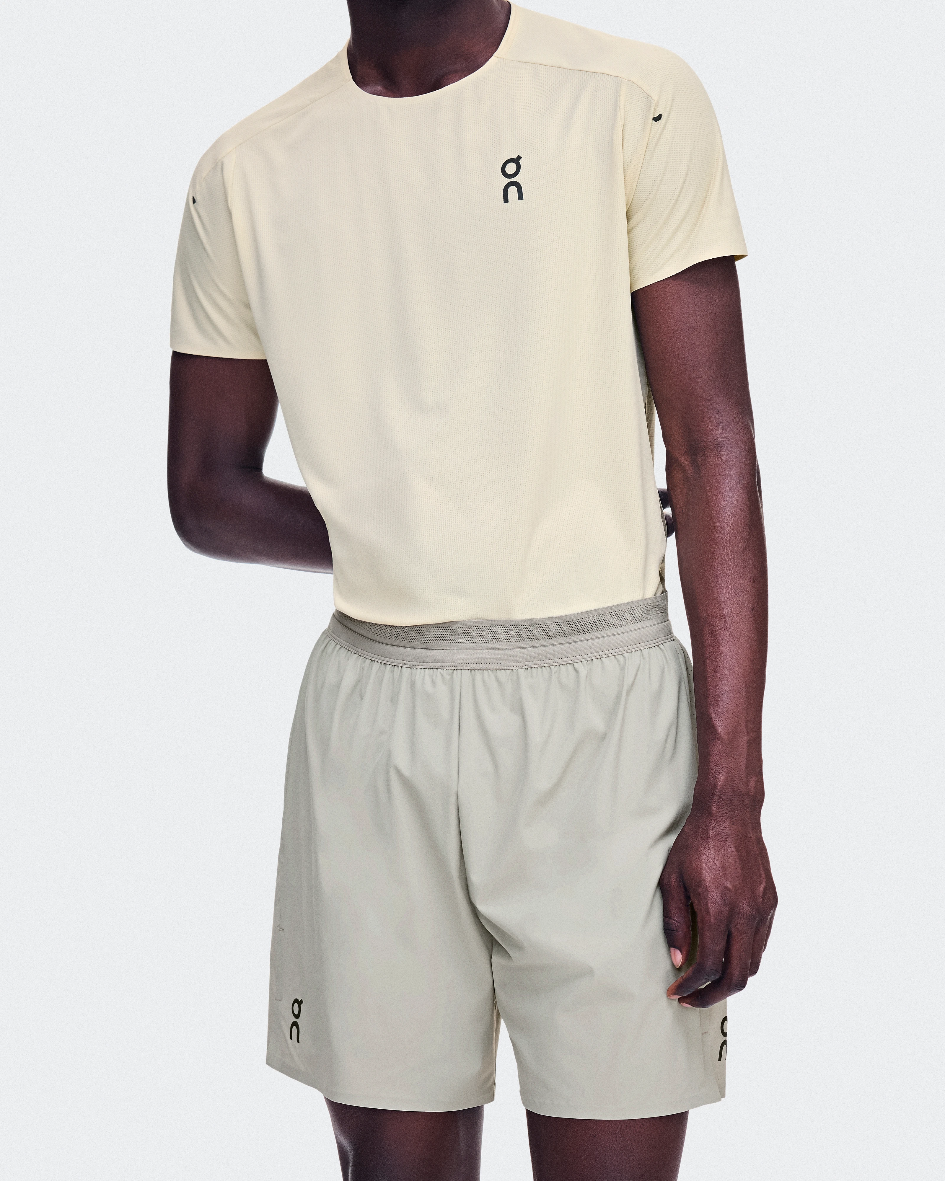 On 7" Performance Shorts Brume Men Shorts