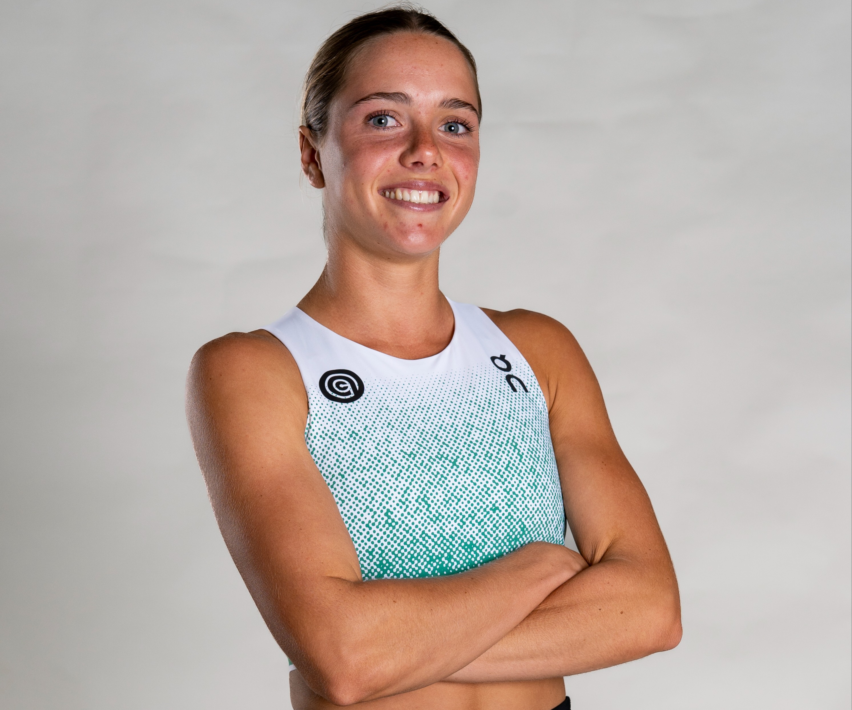 クラウディア・ホリングスワース | トラック選手 | OACオセアニア | On