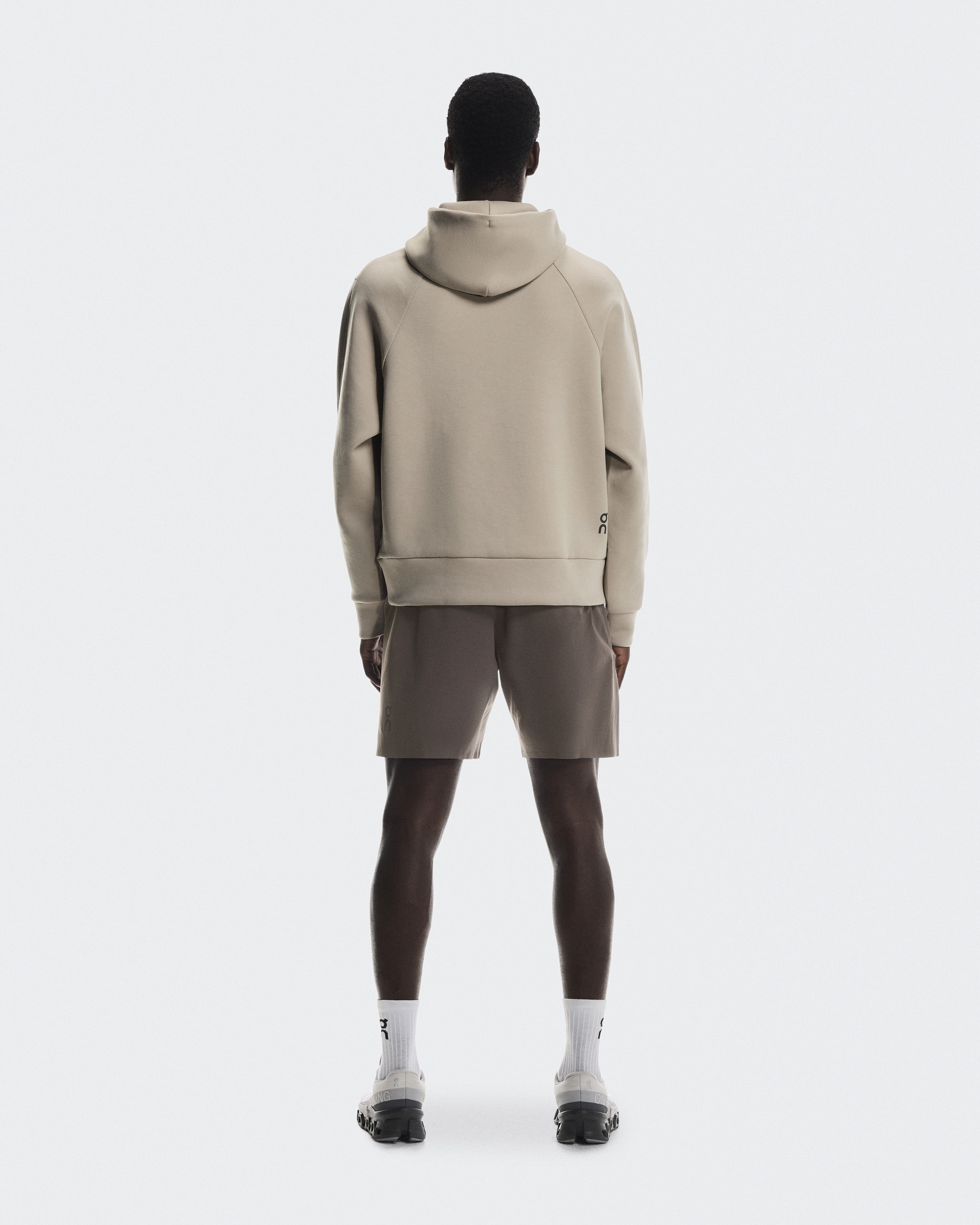 On Focus Tech Hoodie L Desert 定価17,600 メンズ Focus Tech Hoodie | ベージュ | On 日本