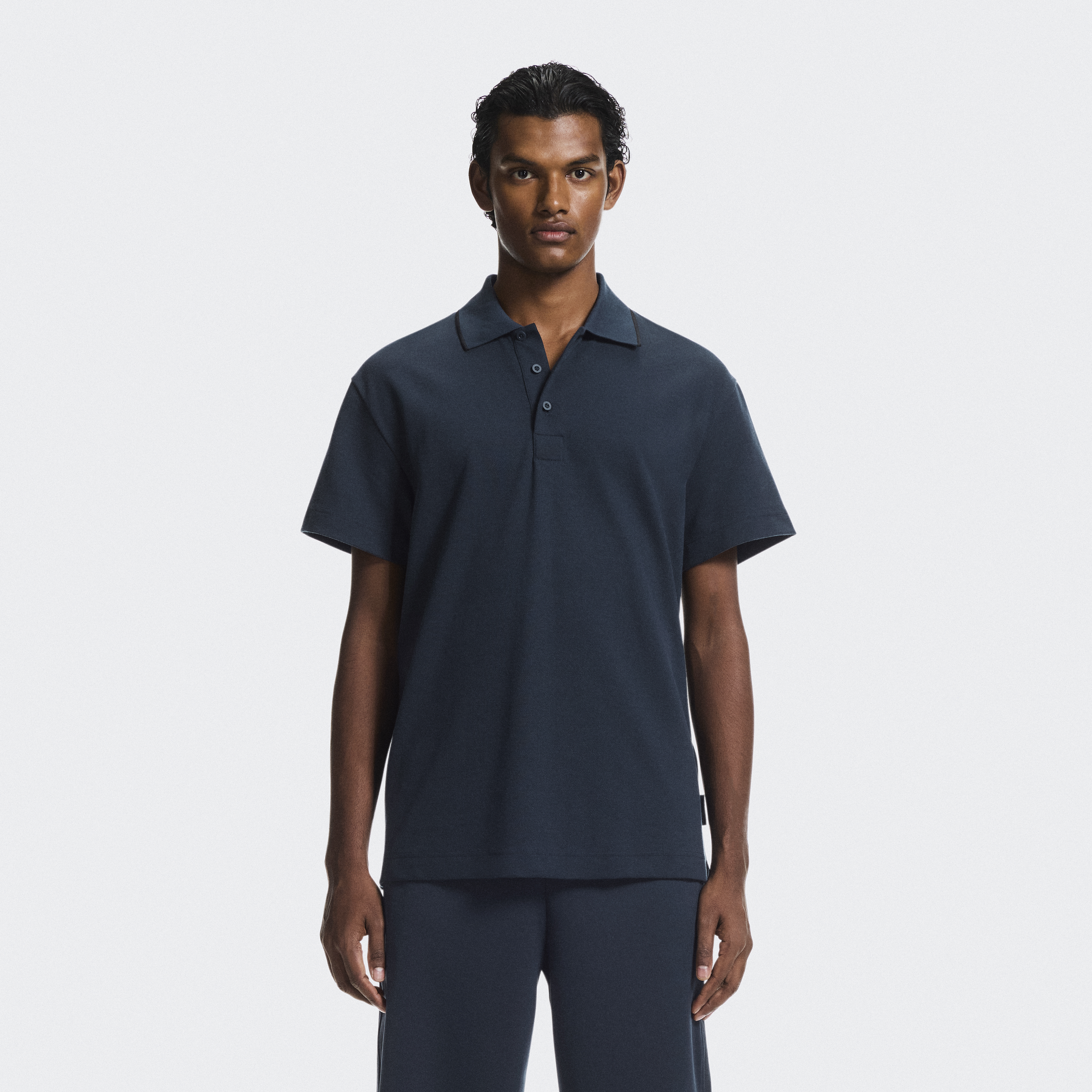 Courtside Polo Short-Sleeve Shirt in Midnight/Black