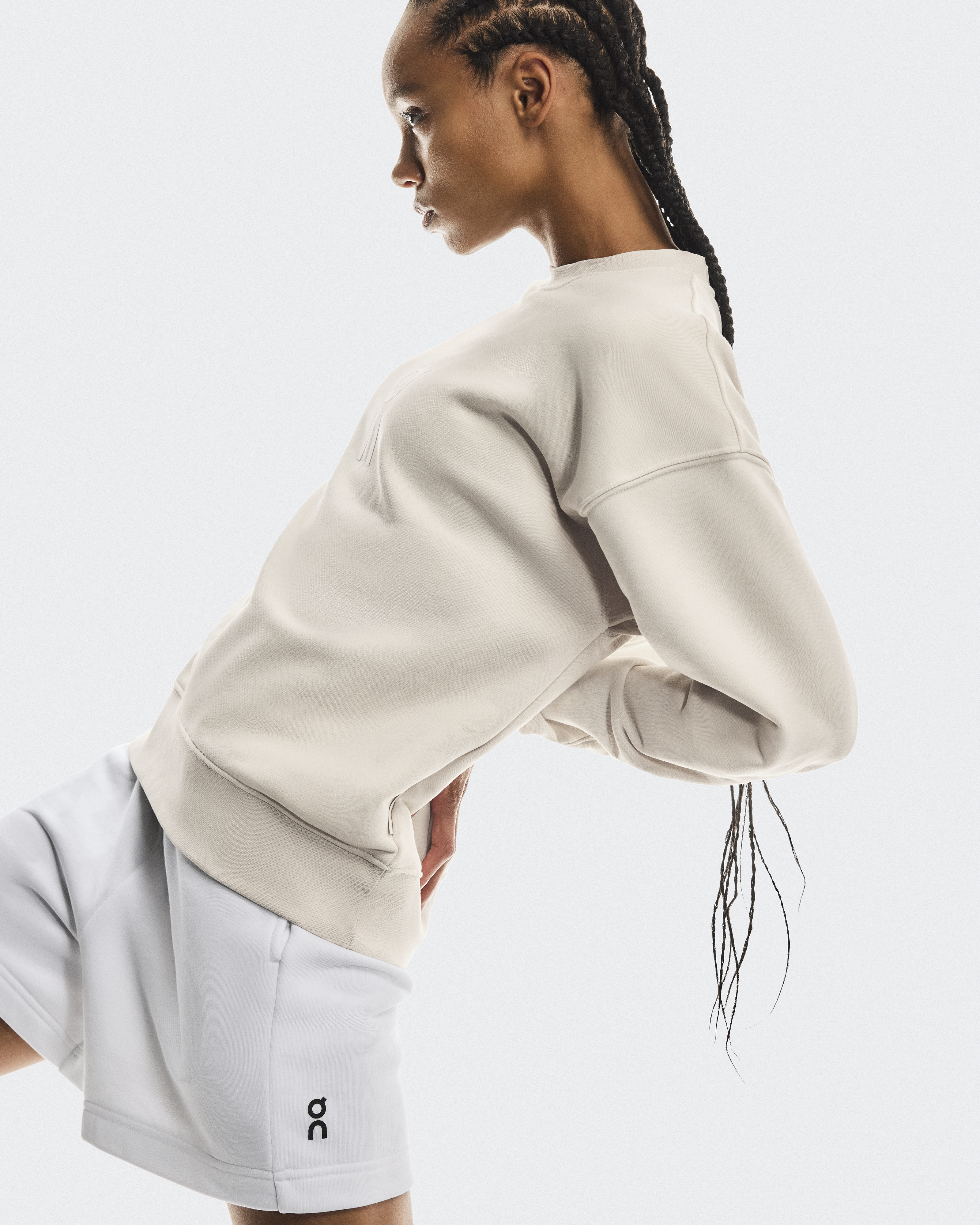 Club Crew Graphic: Women's Everyday Graphic Sweatshirt | On United